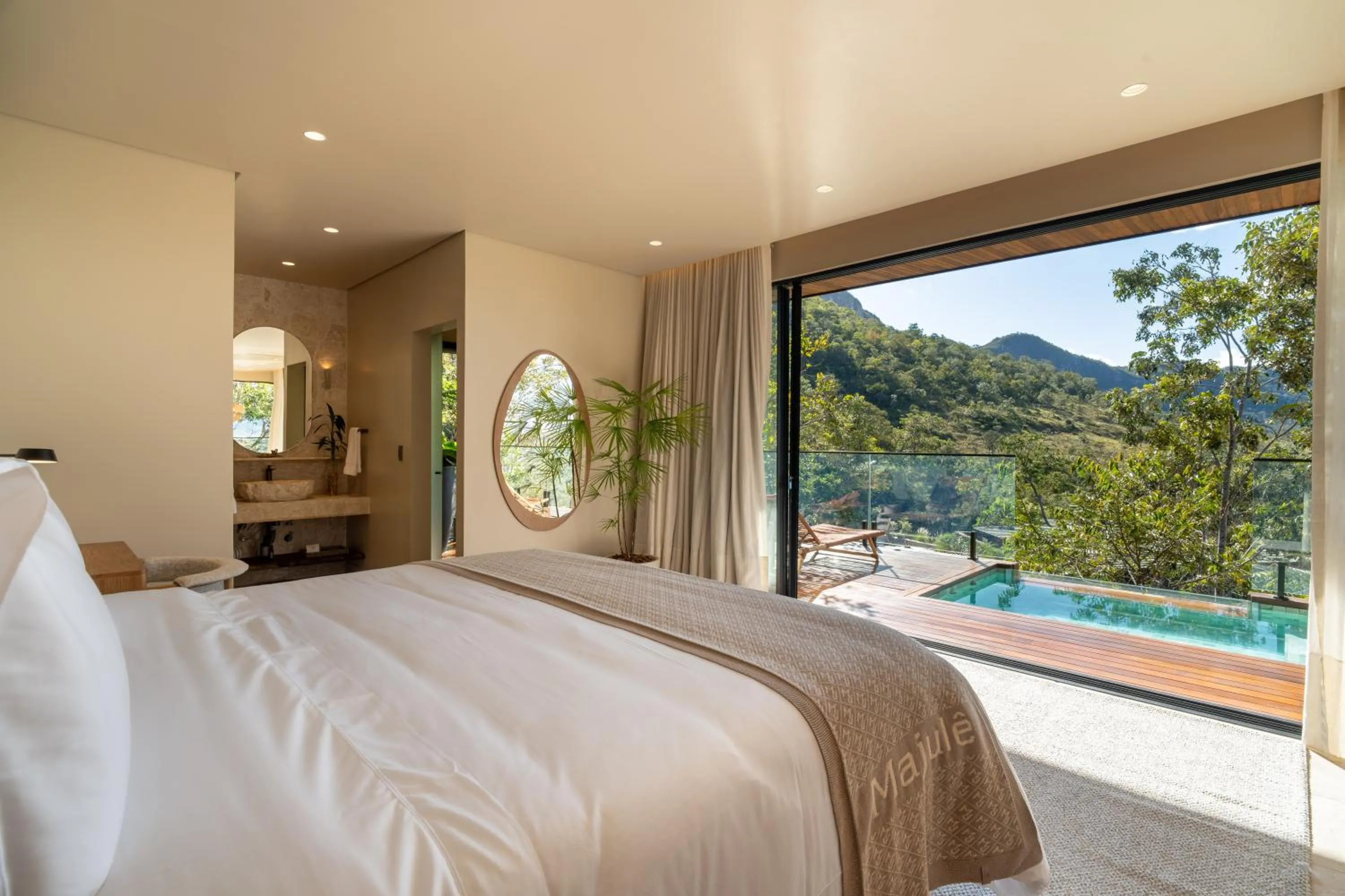 Bed in Majulê Ecolodge