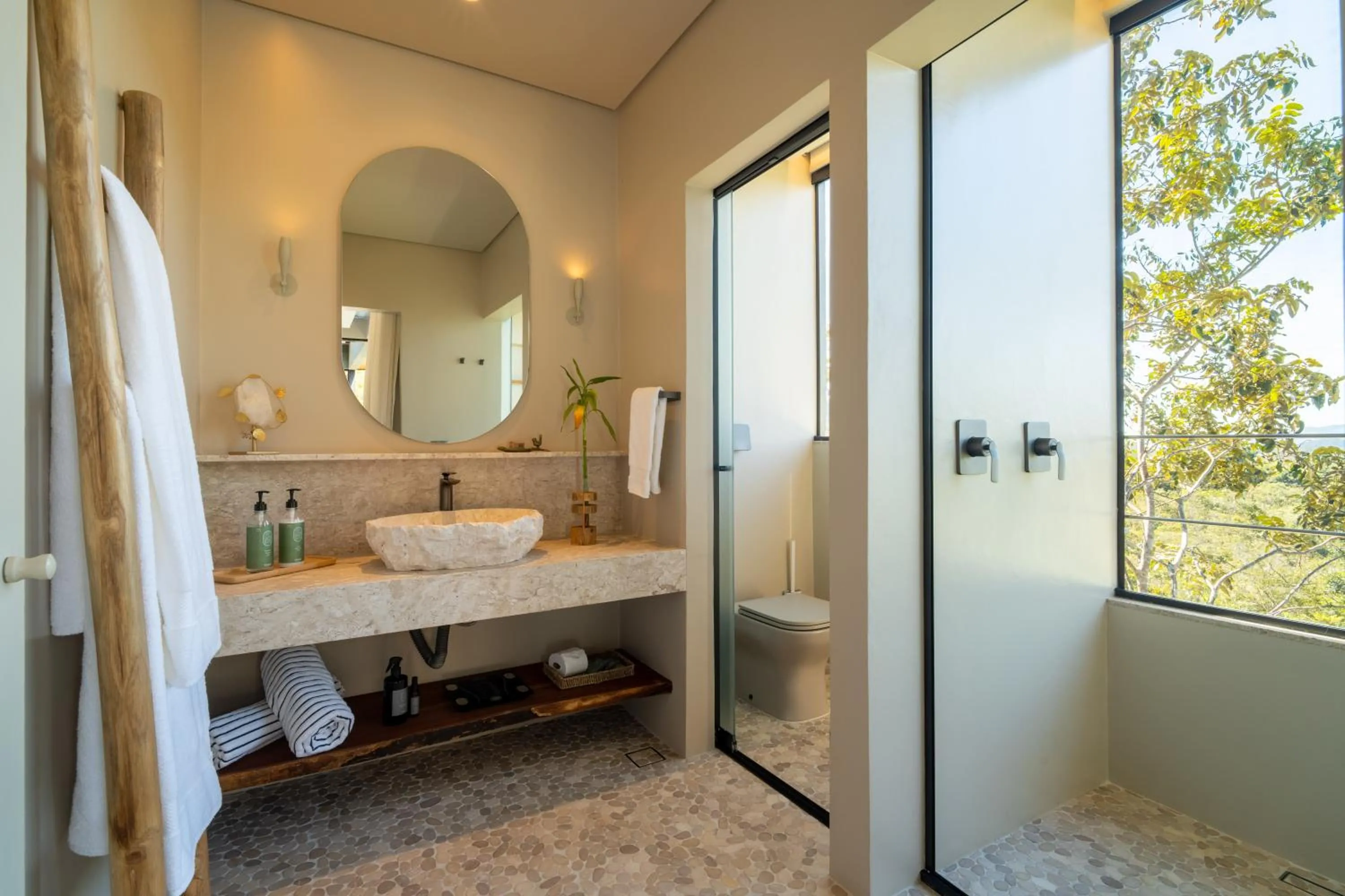 Shower in Majulê Ecolodge