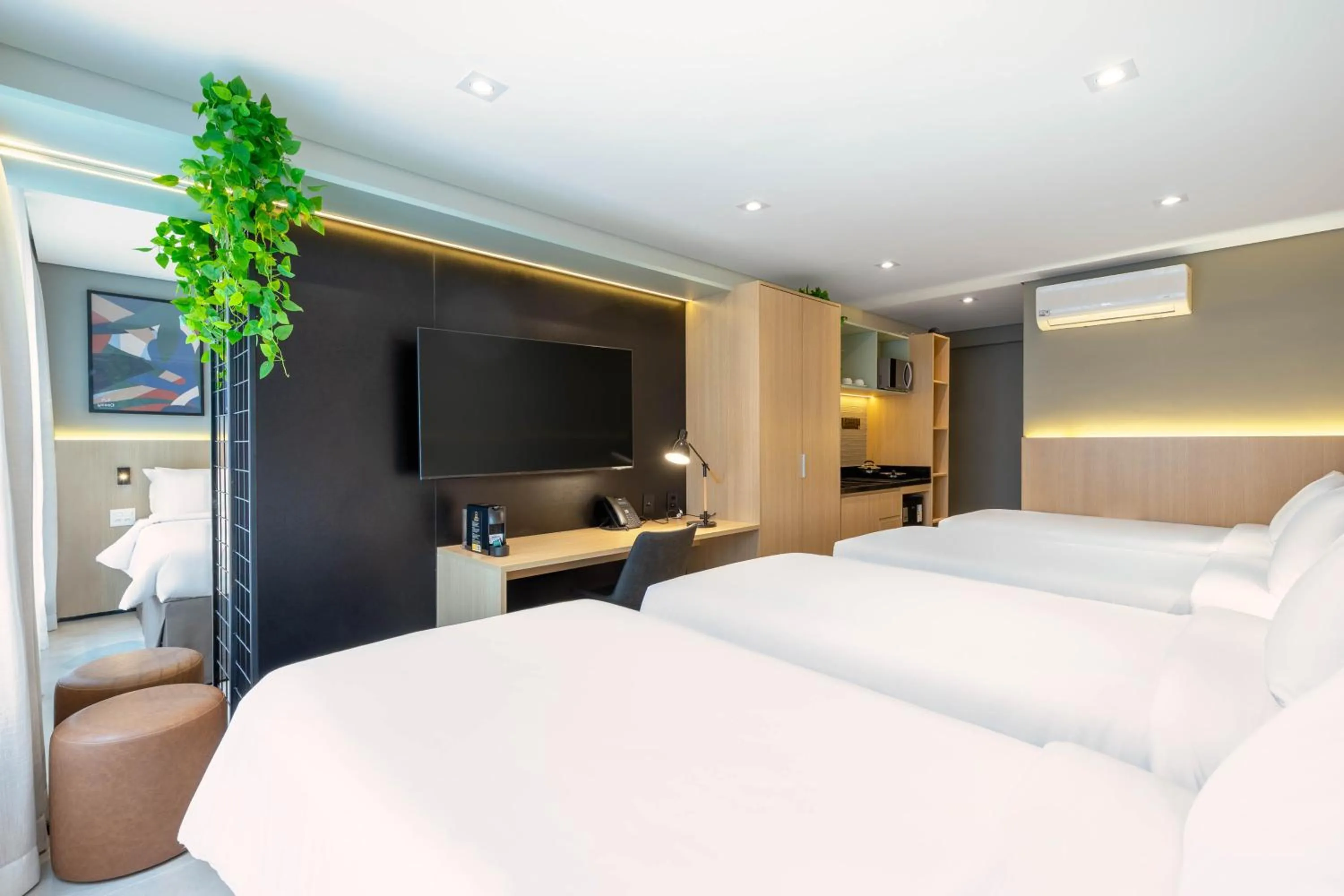 TV and multimedia, Bed in Cozzy Premium Paulista Hotel