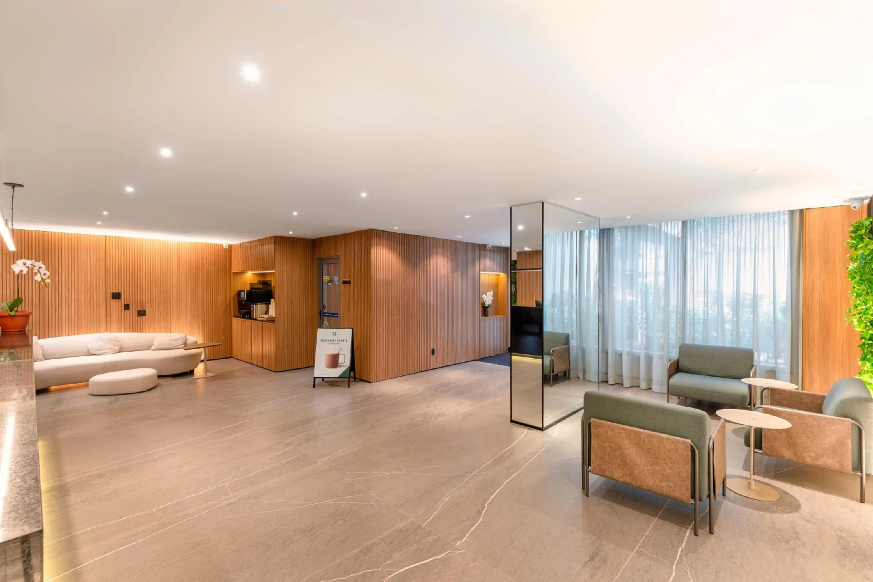 Lobby or reception in Cozzy Premium Paulista Hotel