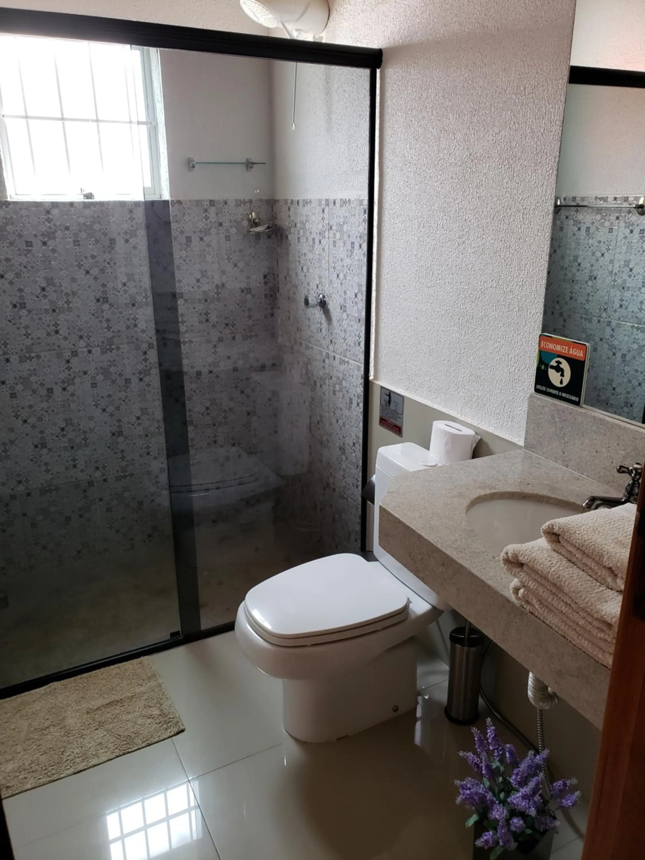 Bathroom in Pousada das Orquídeas