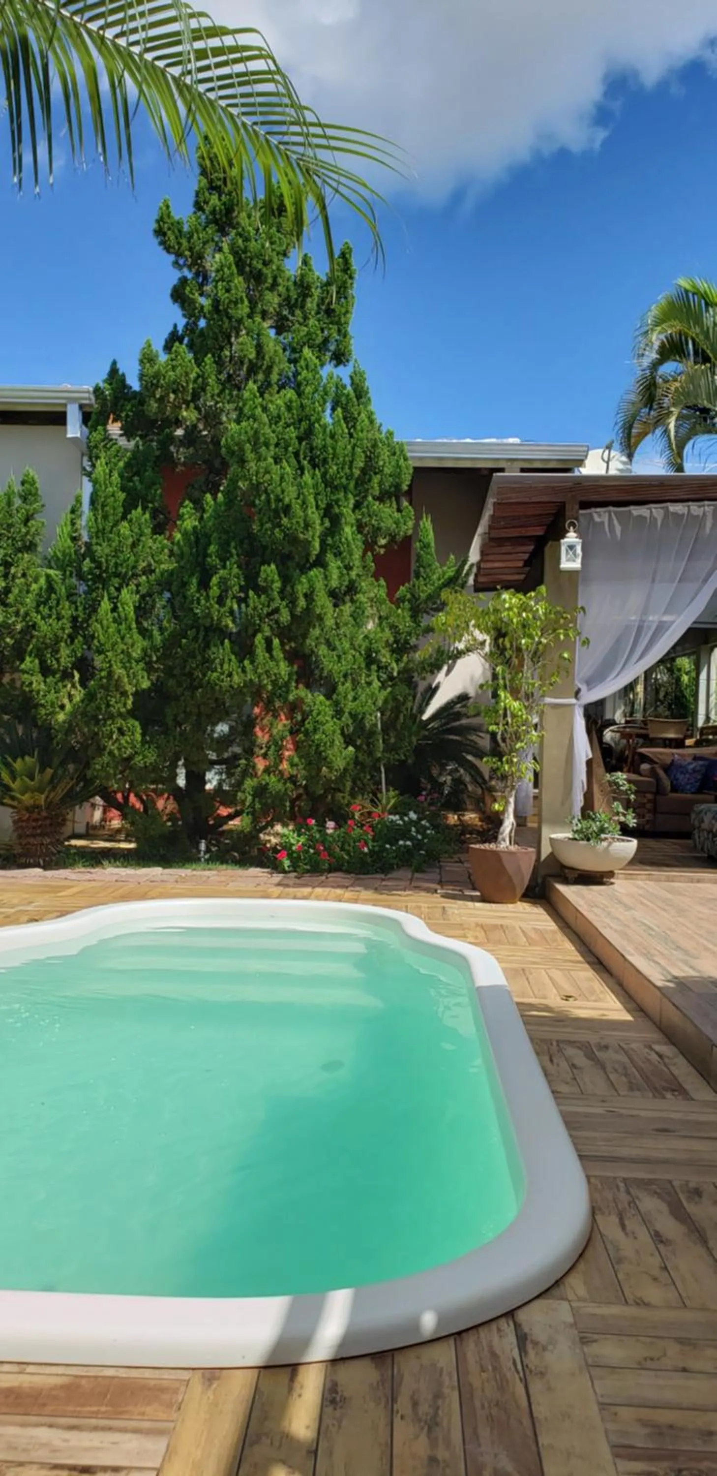 Swimming pool in Pousada das Orquídeas