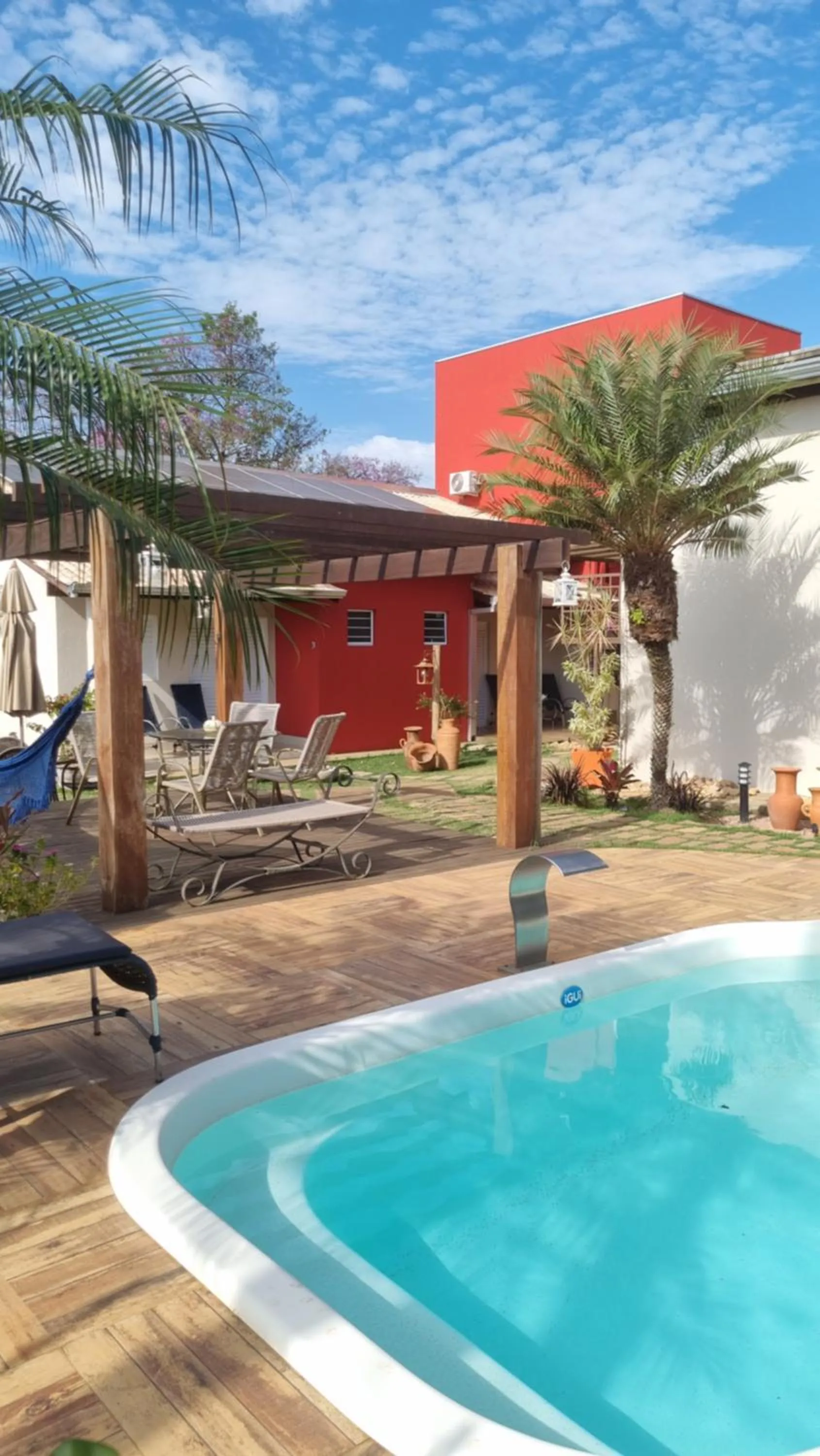 Pool view in Pousada das Orquídeas