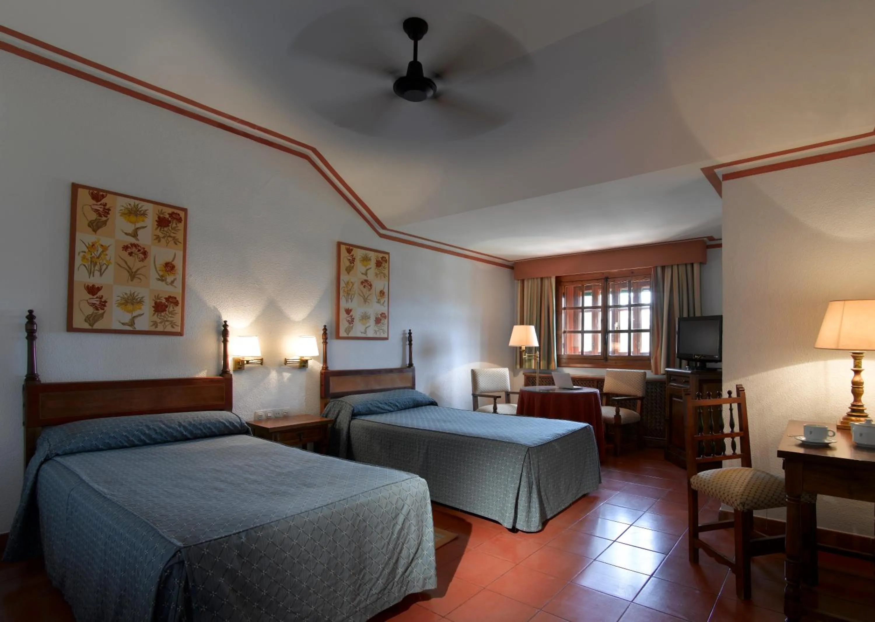 Photo of the whole room, Bed in Parador de Cazorla