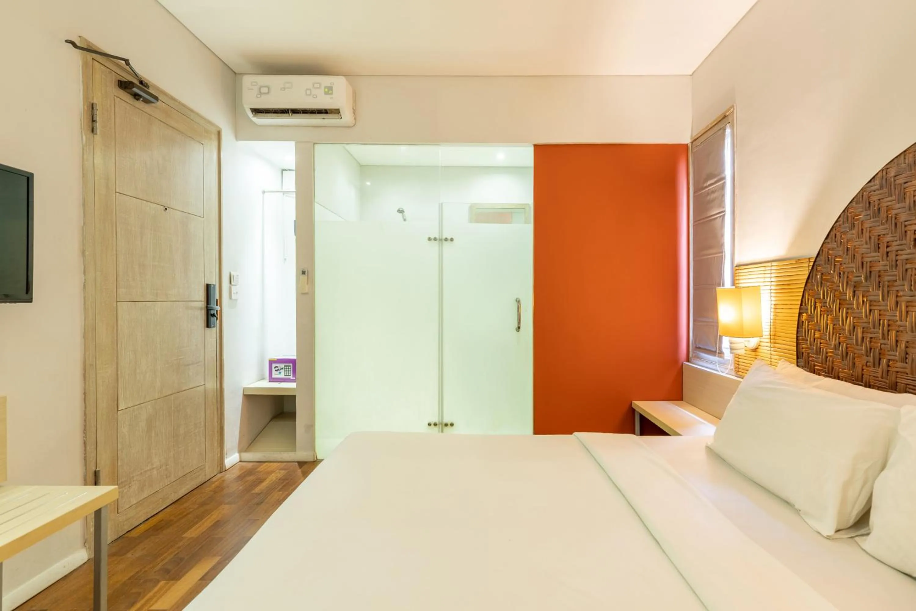 Bedroom, Bed in Cove Renata