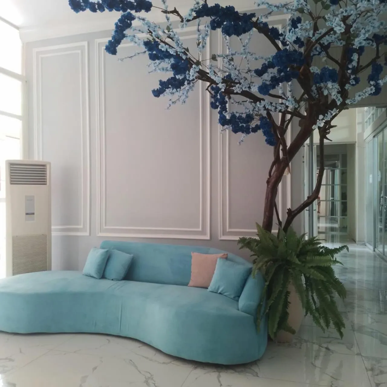 Lobby or reception in True Blue Bunga Bunga Hotel Pasar Baru - Jakarta