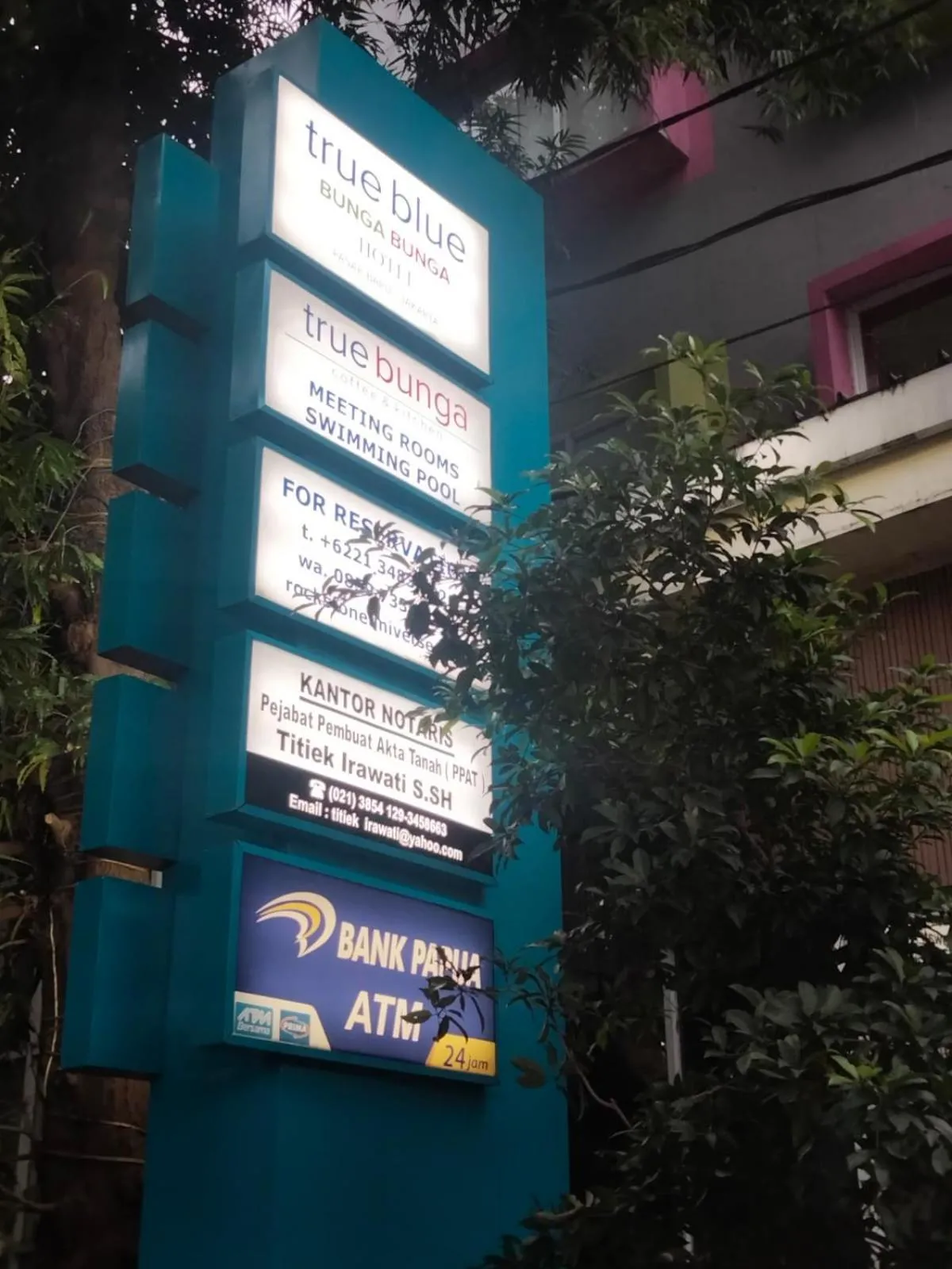 Property building in True Blue Bunga Bunga Hotel Pasar Baru - Jakarta
