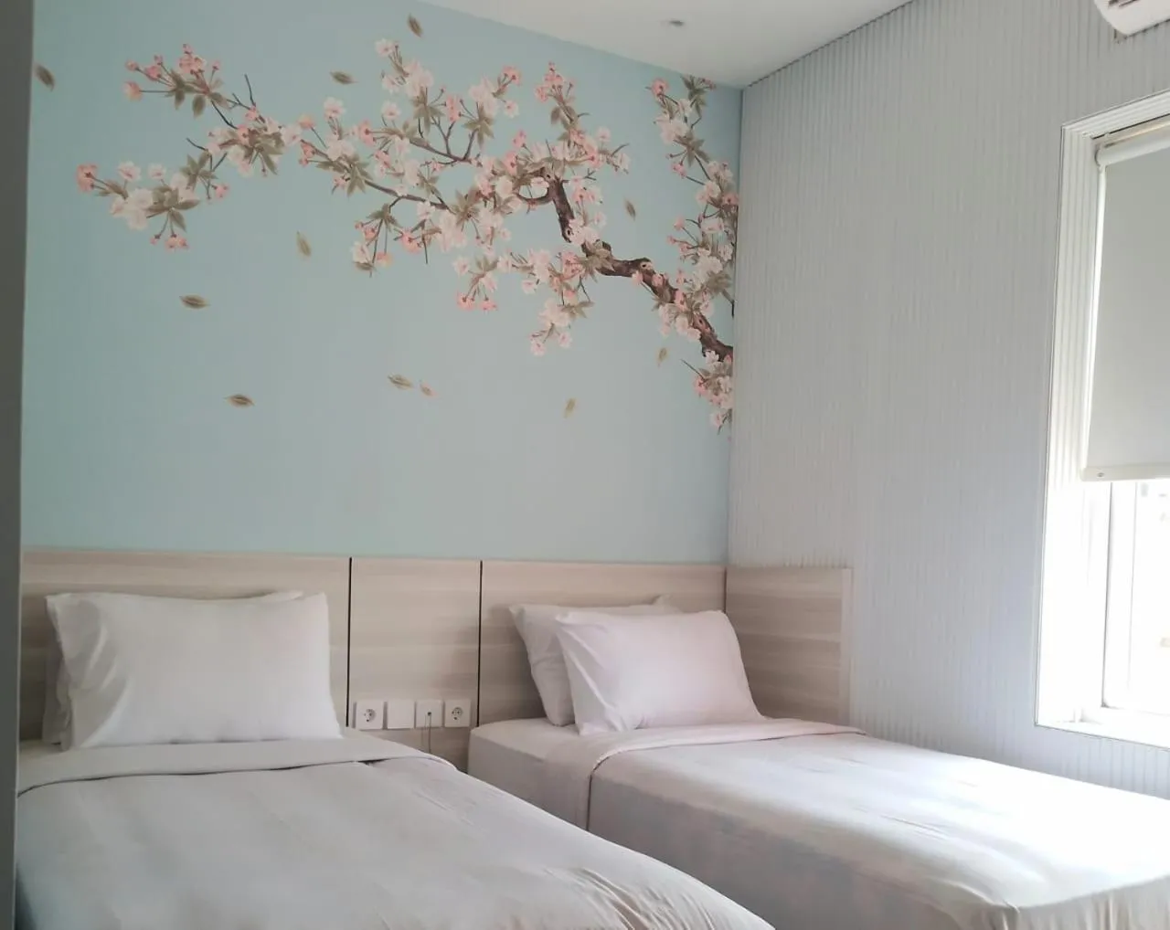 Bedroom, Bed in True Blue Bunga Bunga Hotel Pasar Baru - Jakarta