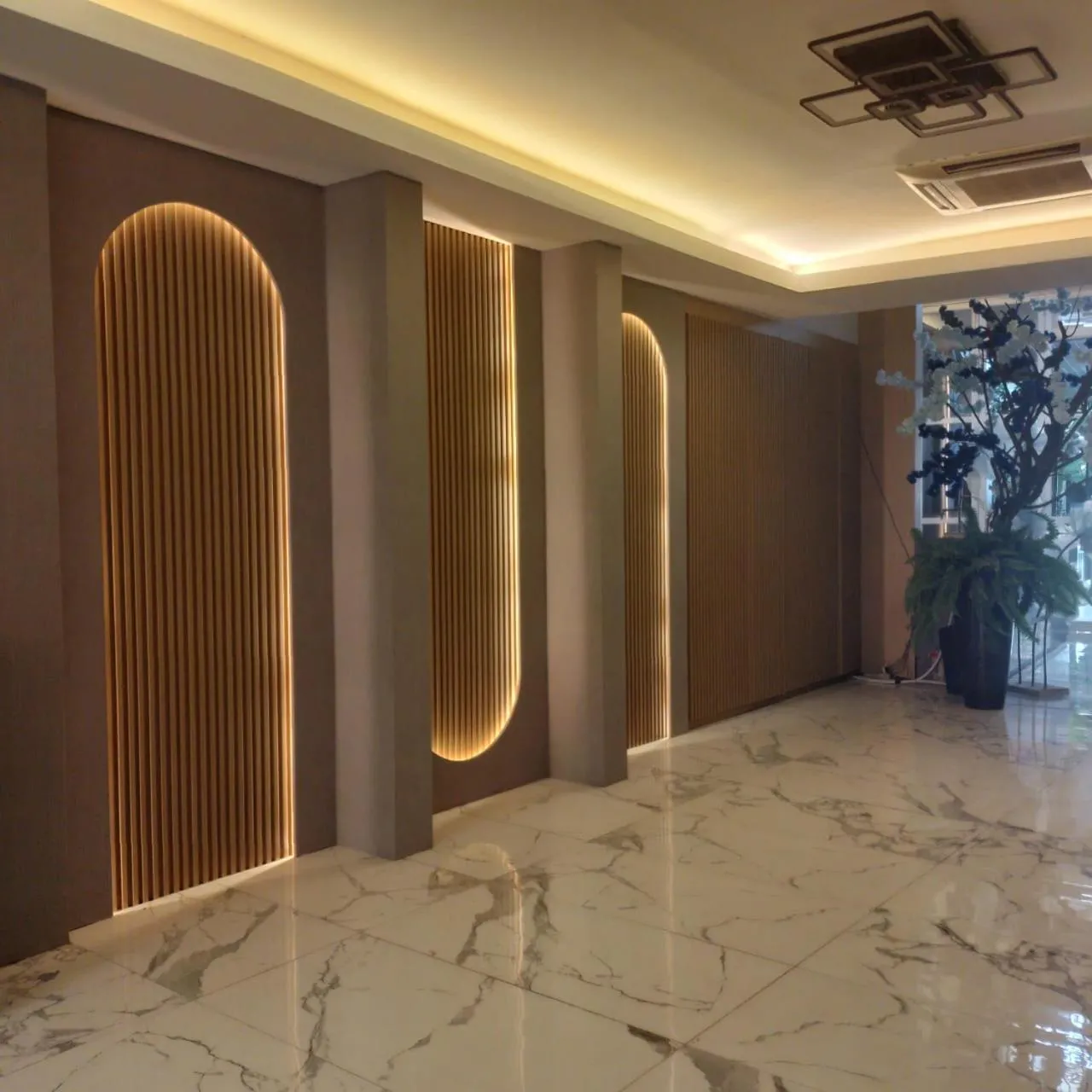 Property building in True Blue Bunga Bunga Hotel Pasar Baru - Jakarta