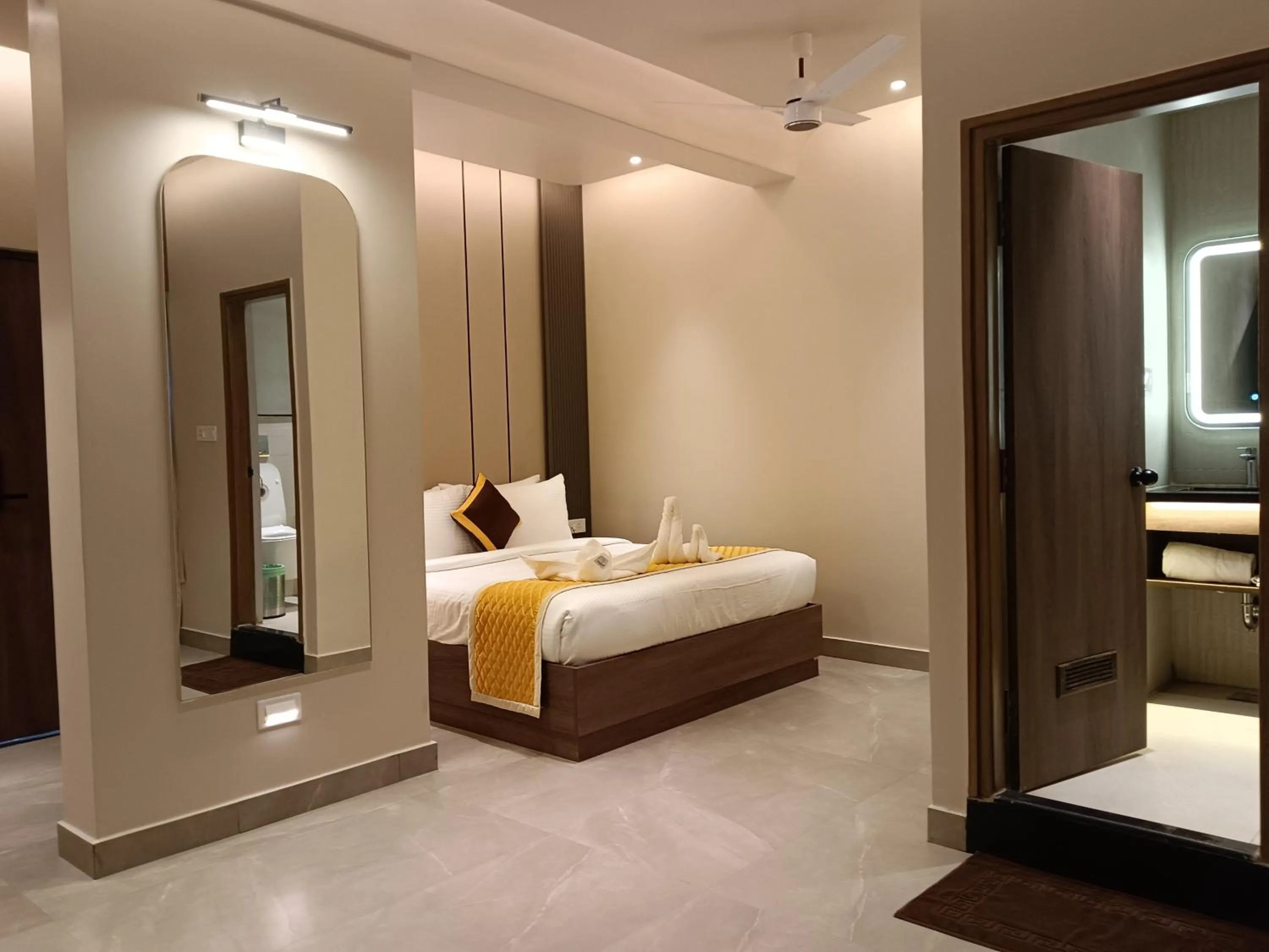 Bed in Hotel Muthahalli Grand