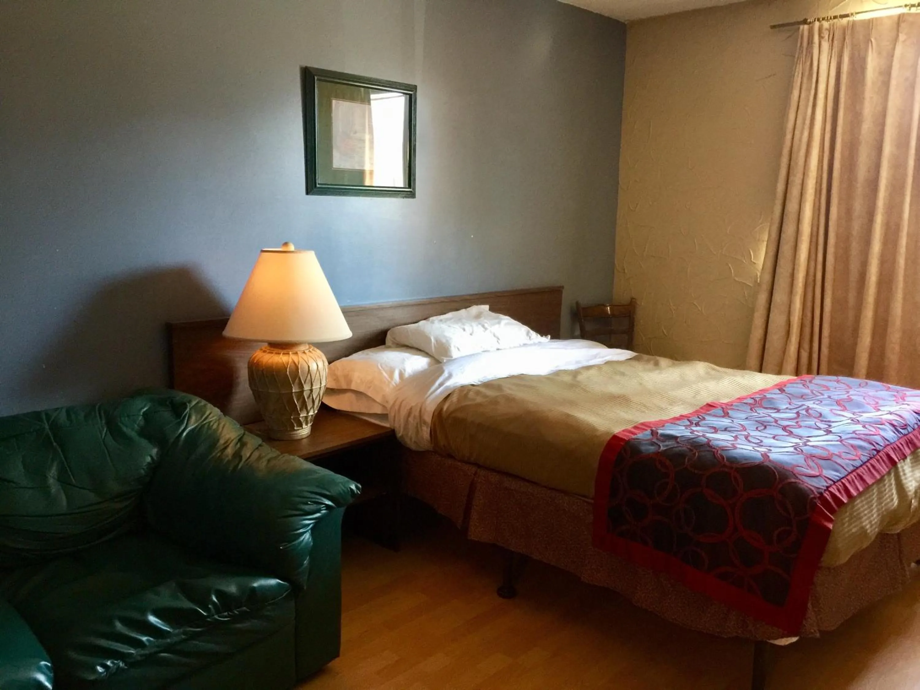 Bed in Villagers Inn