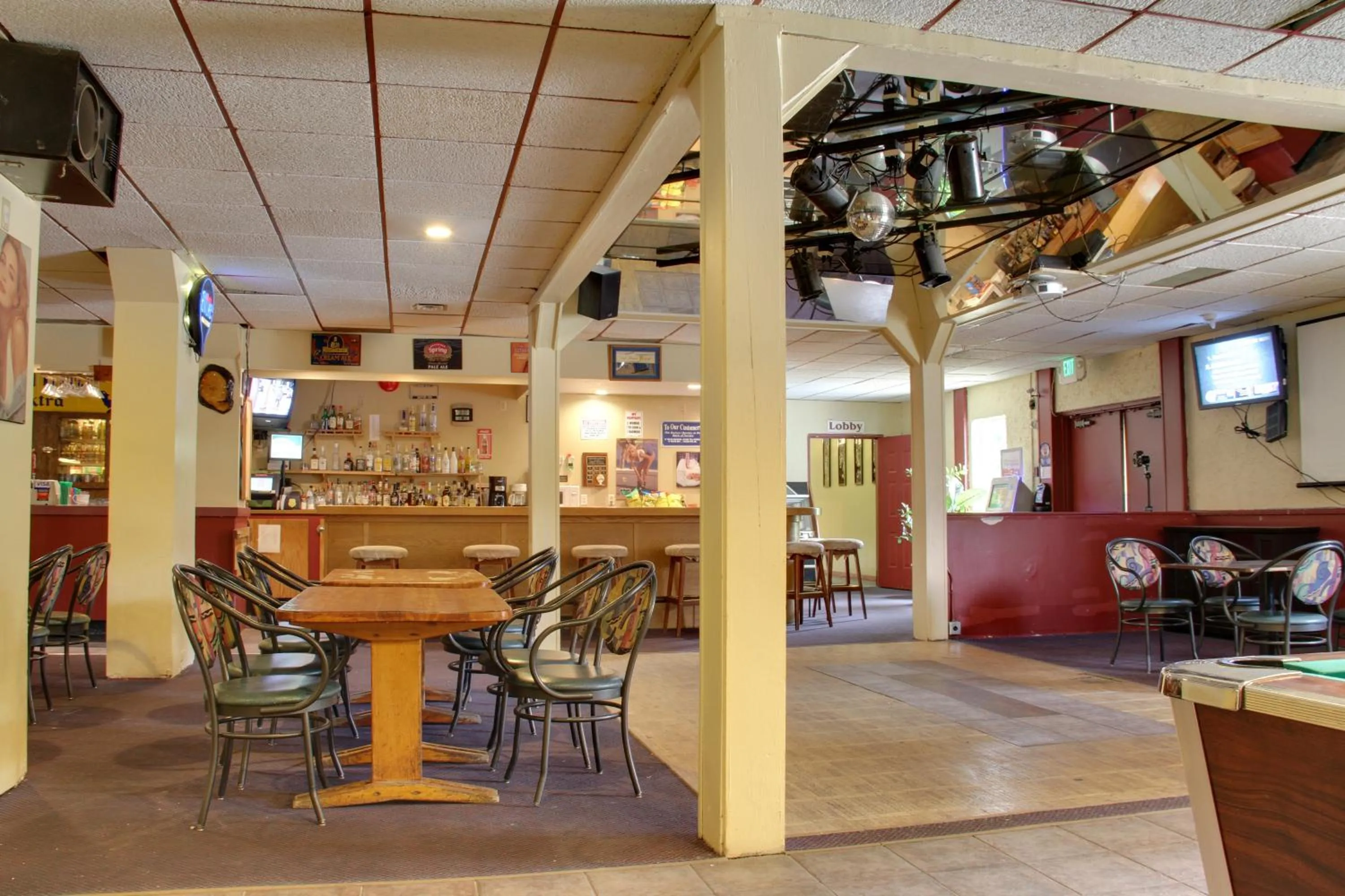 Lounge or bar in Villagers Inn