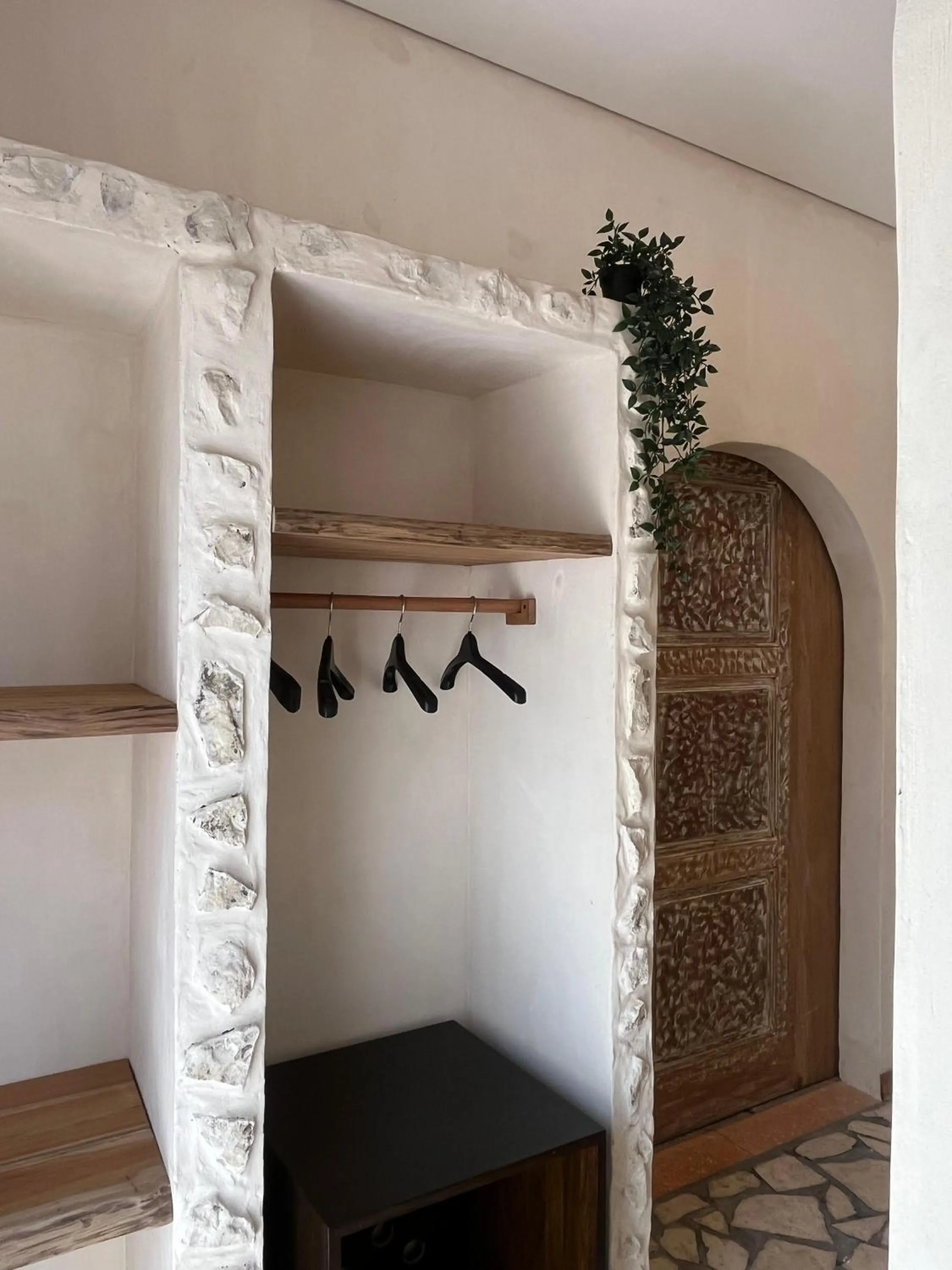wardrobe in El Campo Mushroom