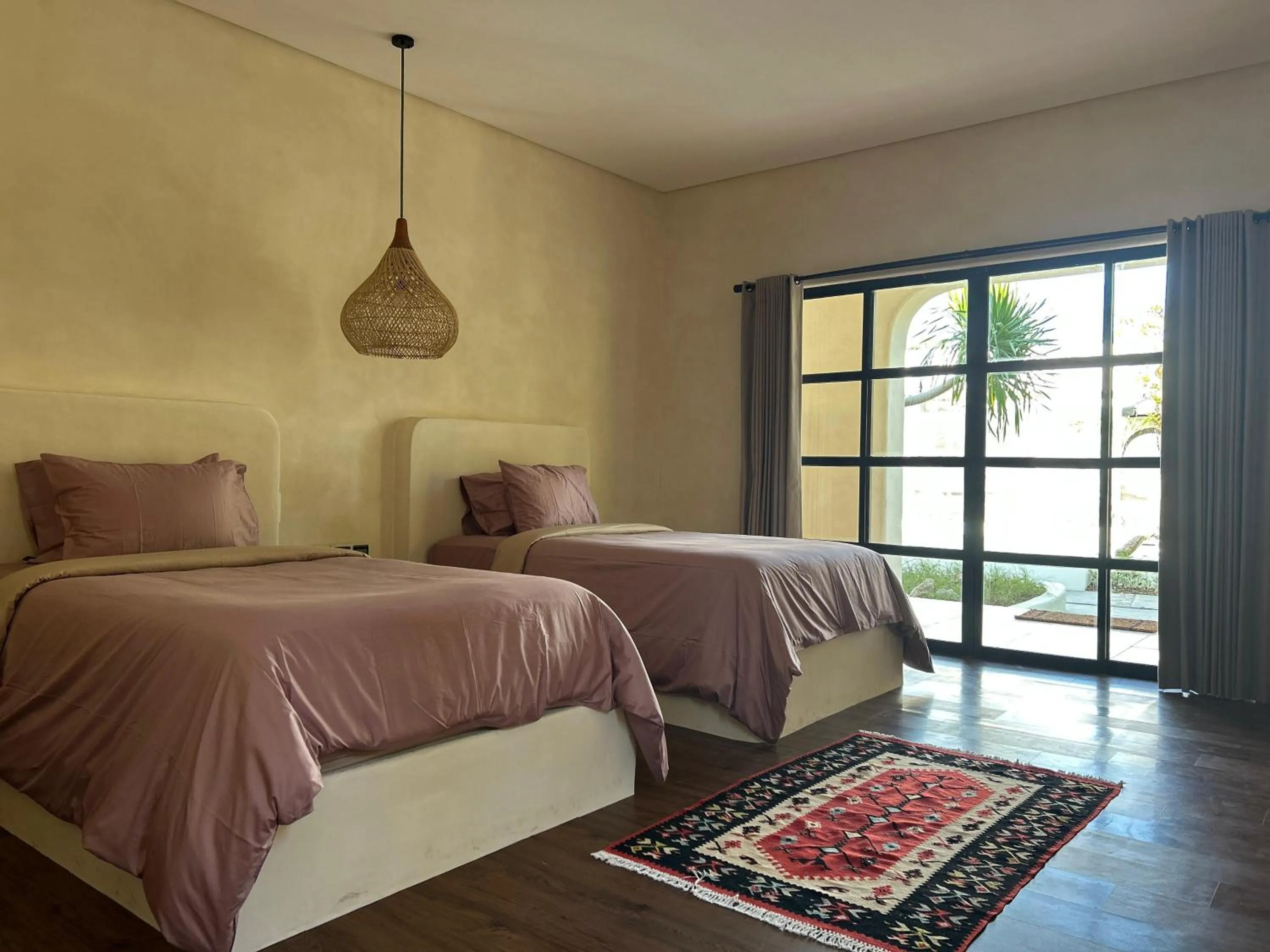Bed in El Campo Mushroom