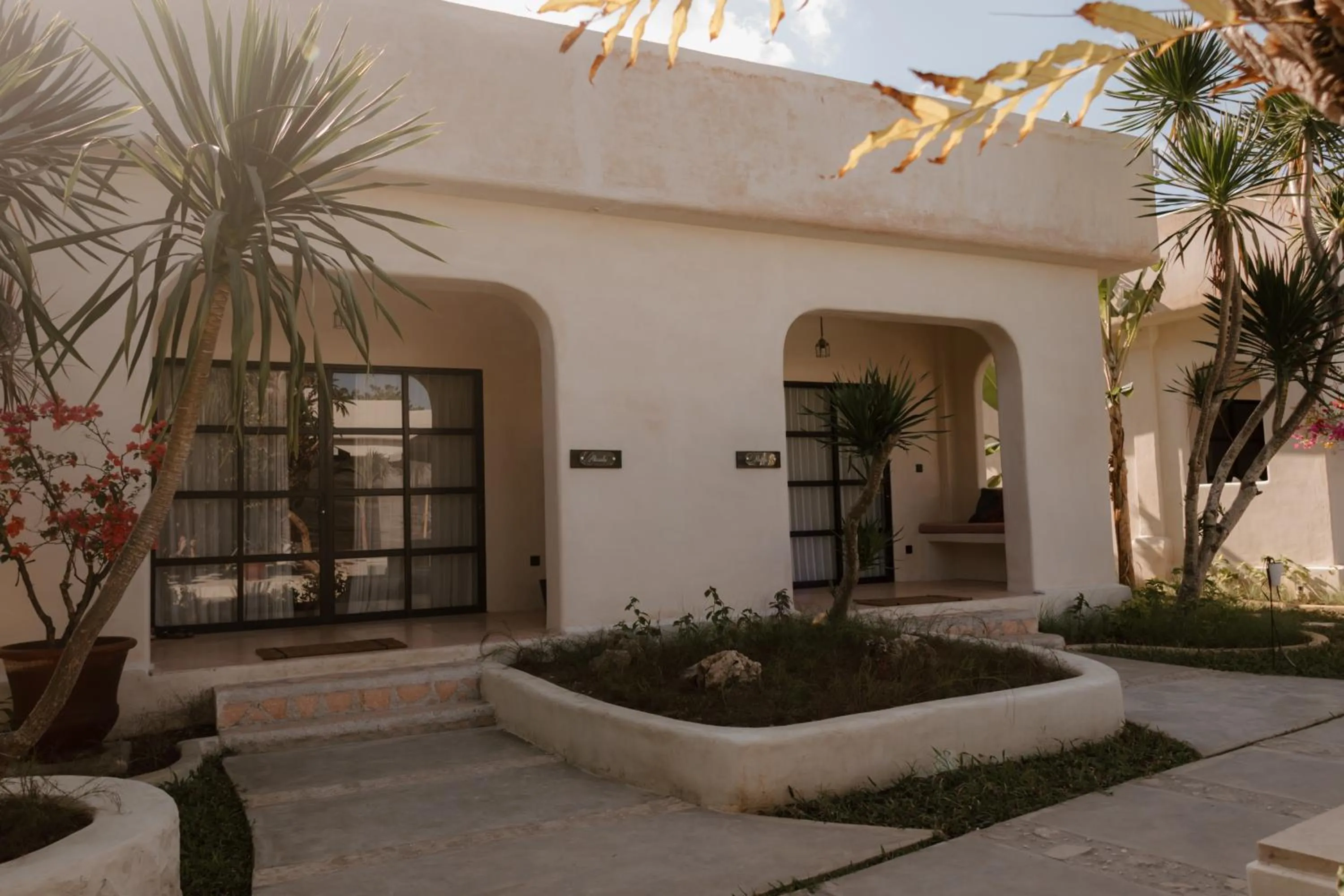 Property building in El Campo Mushroom