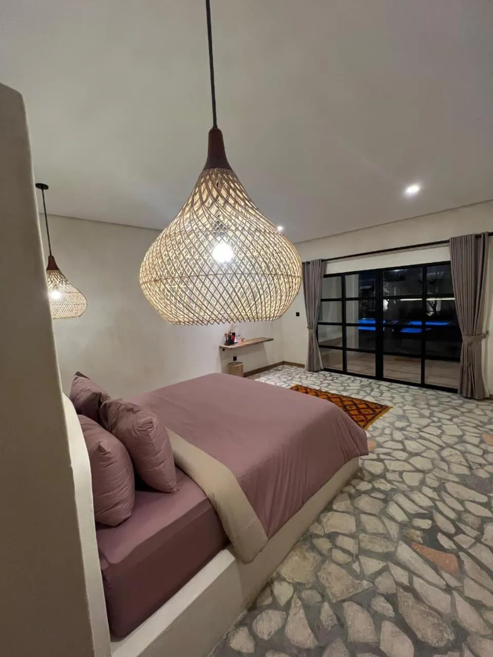 Bed in El Campo Mushroom