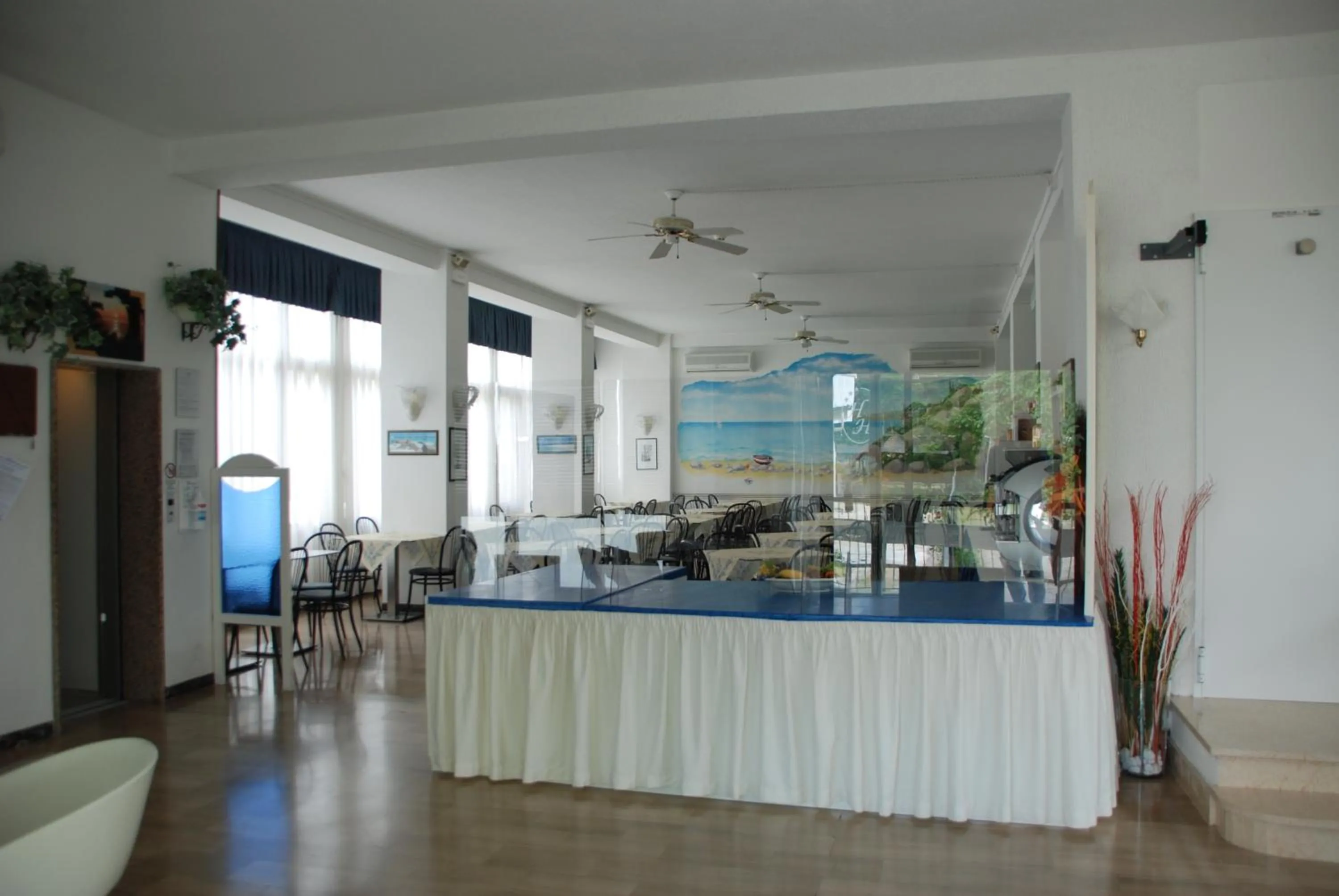 Hotel Holiday