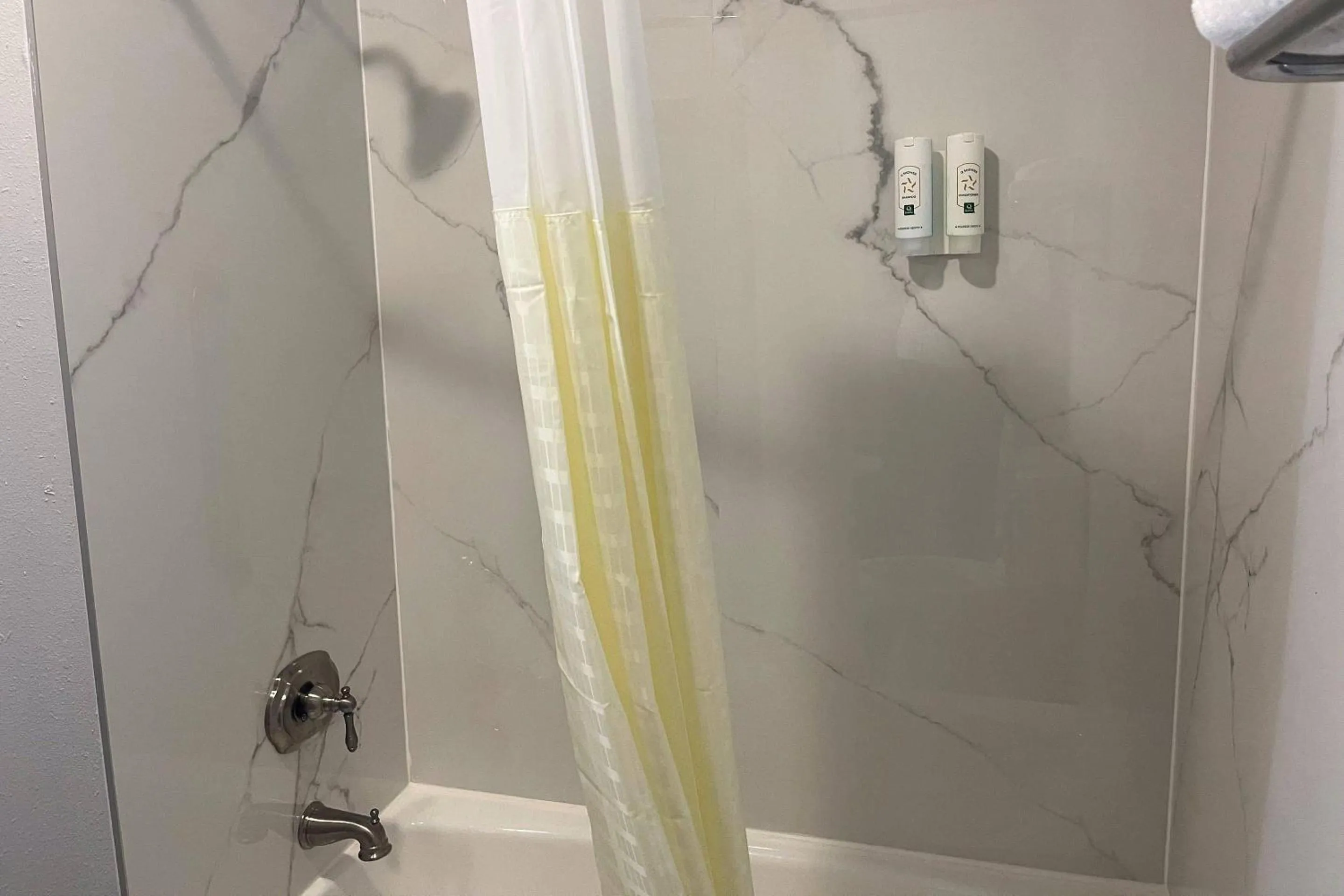 Bedroom in Quality Suites Abilene Mall Area