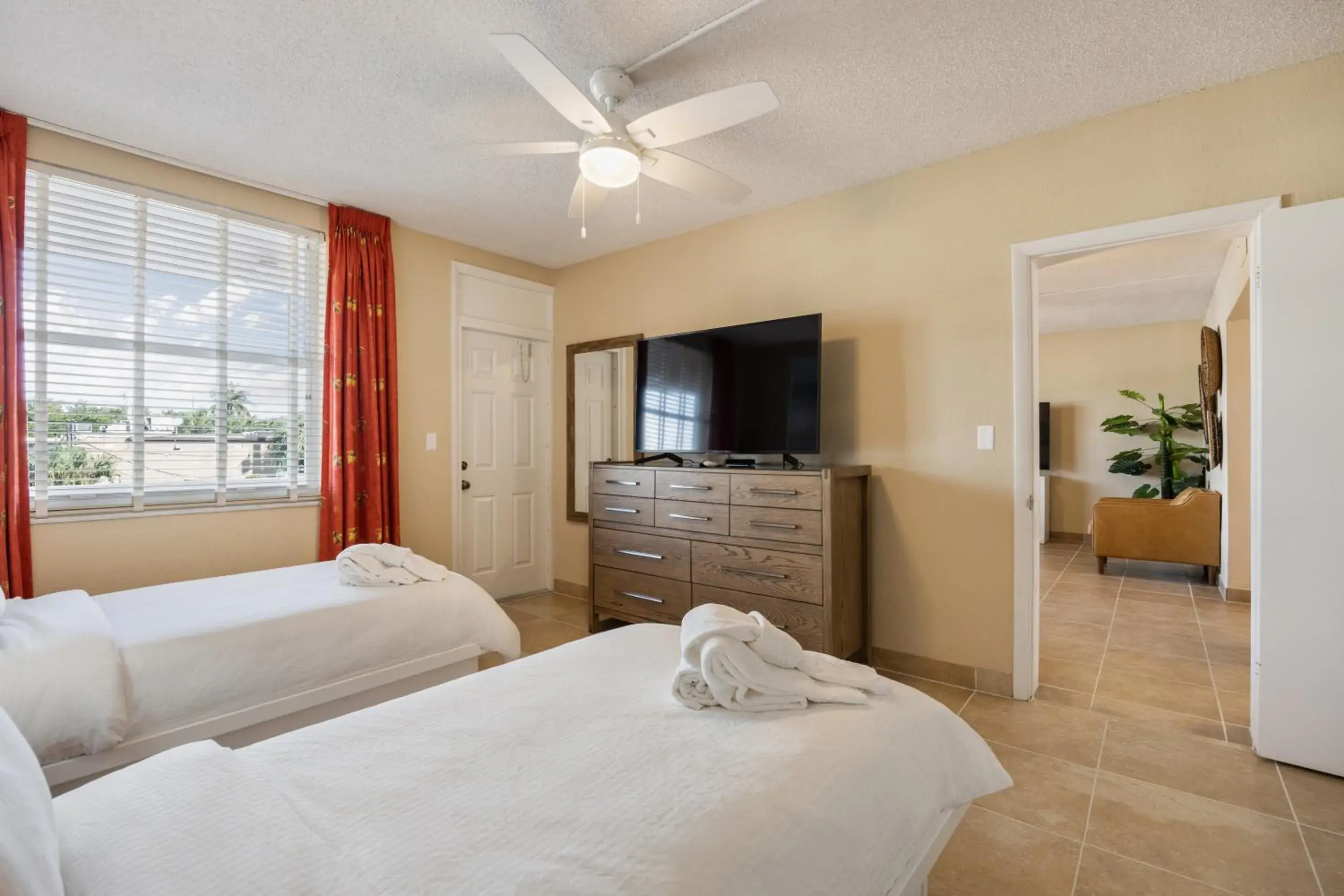 Bedroom, Bed in Coconut Bay Resort