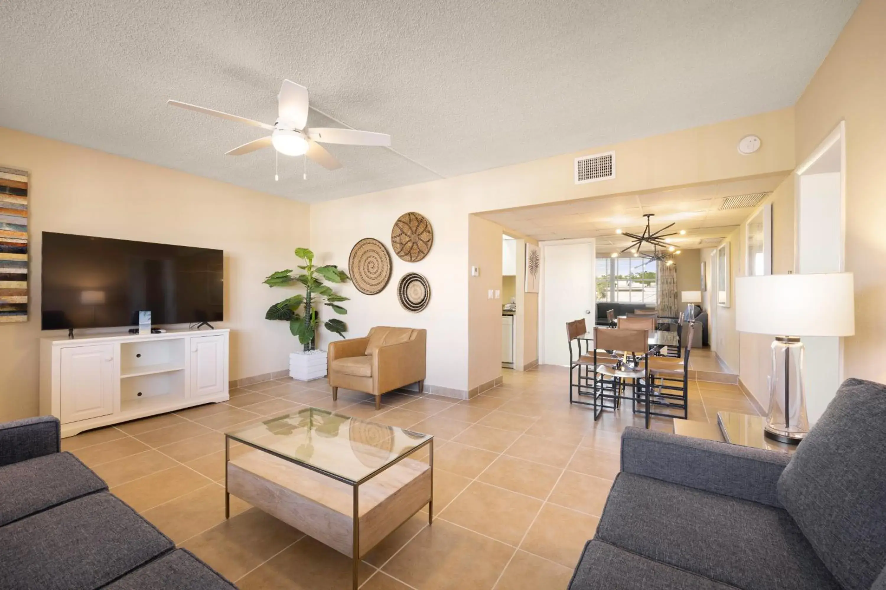 Living room, Seating Area in Coconut Bay Resort