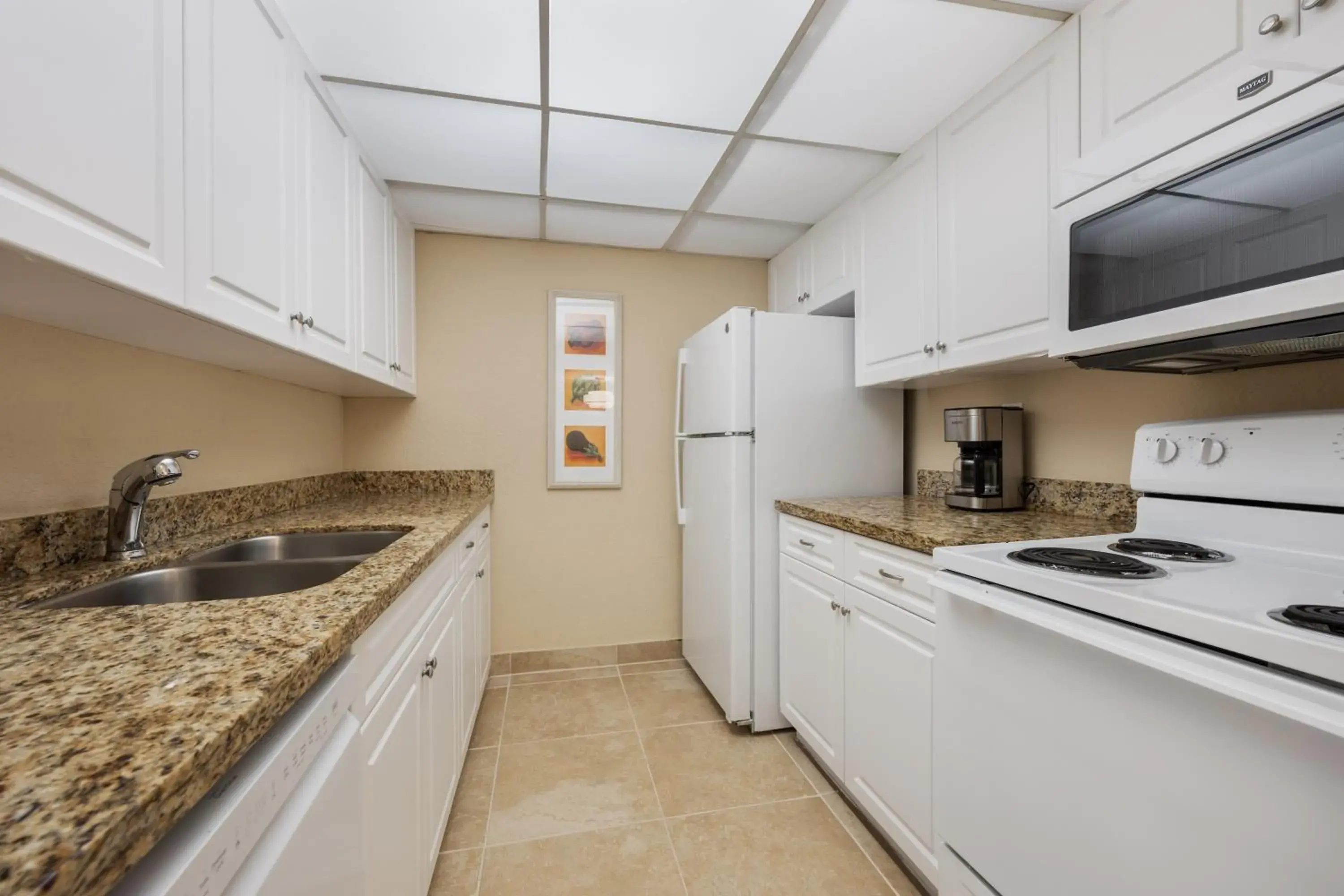 Kitchen or kitchenette, Kitchen/Kitchenette in Coconut Bay Resort