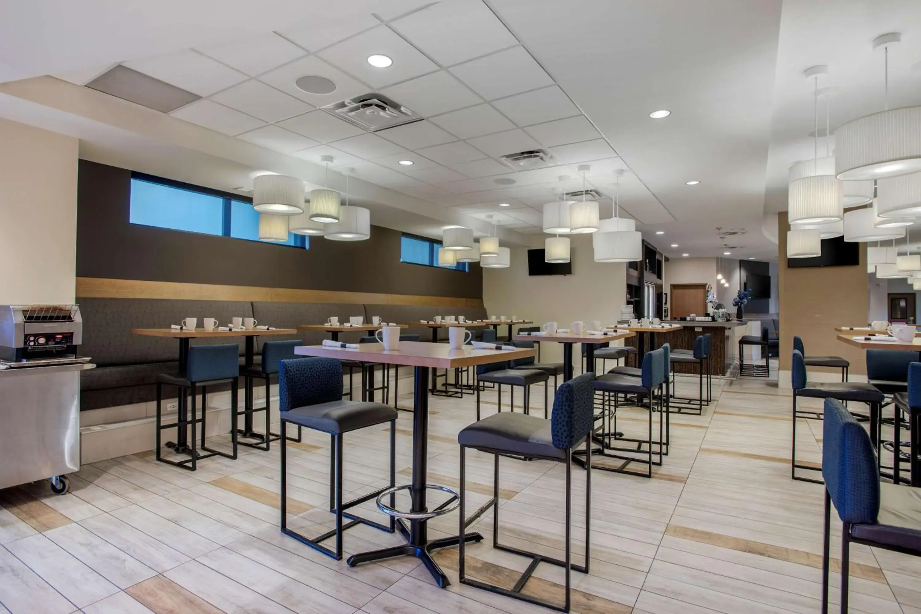 Breakfast in Best Western Plus Sawridge Suites Breakfast in Best Western Plus Sawridge Suites