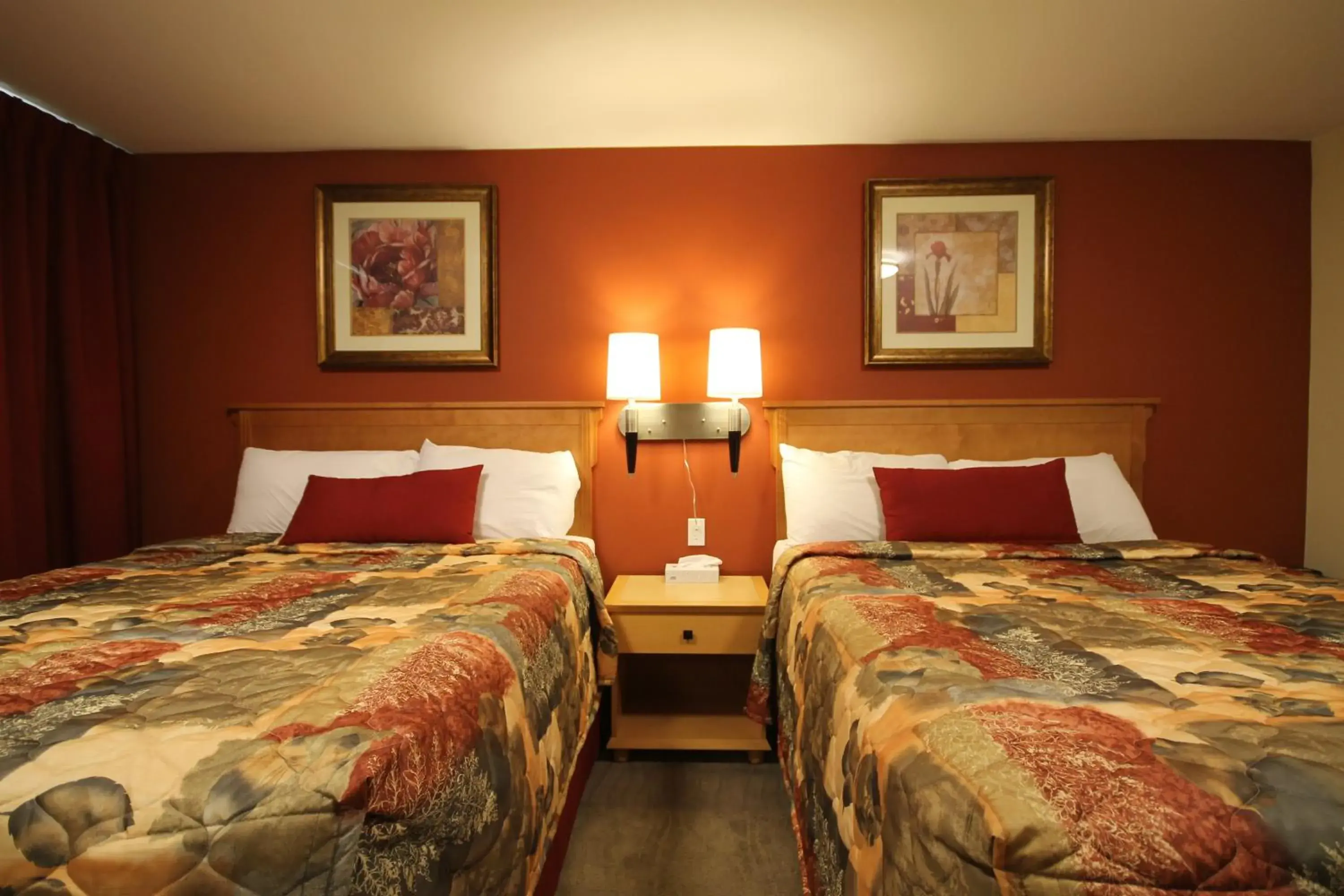 Queen Room with Two Queen Beds in Sahara Suites Queen Room with Two Queen Beds in Sahara Suites