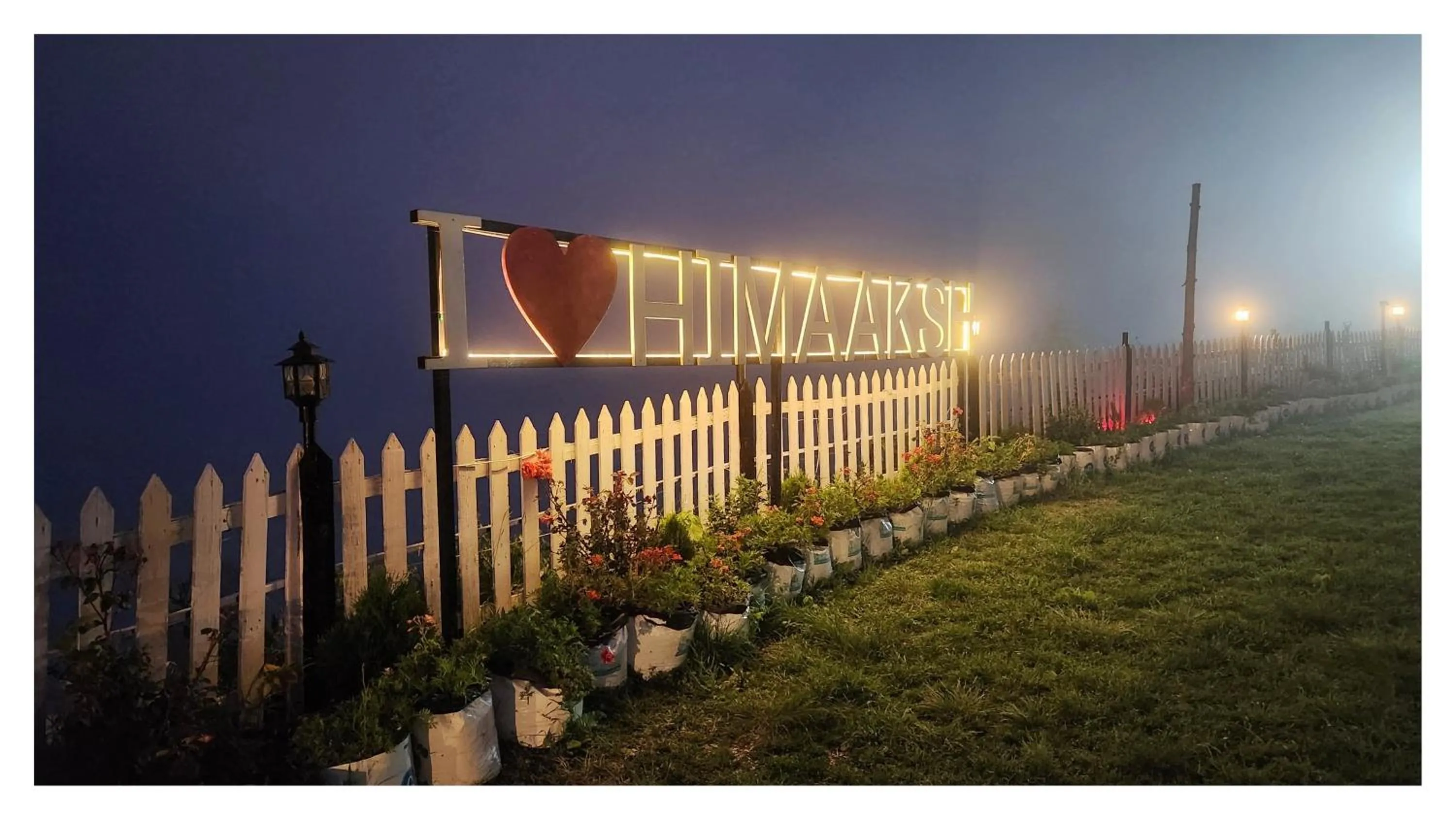 Sunrise in Hotel Hima-Aksh cottages In Sigri