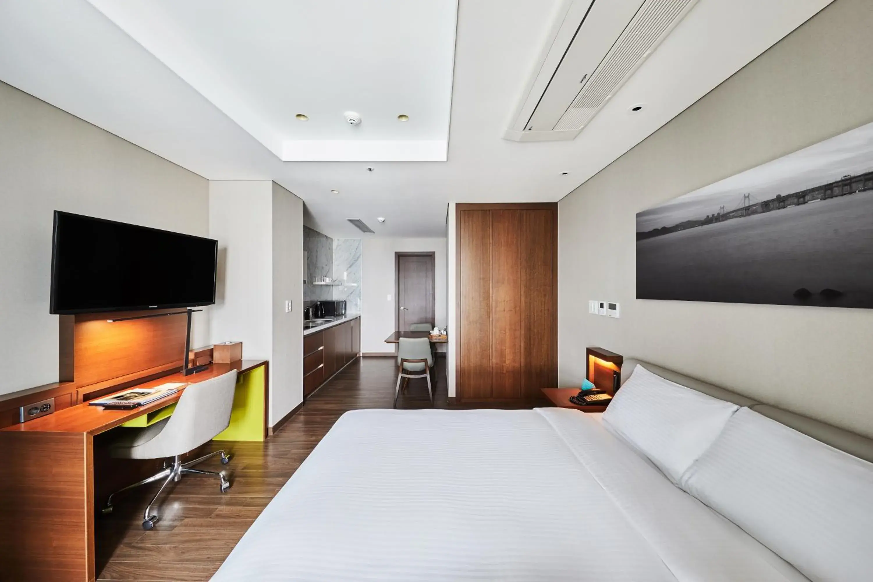 Bed in Felix by STX Hotel & Suite Bed in Felix by STX Hotel & Suite