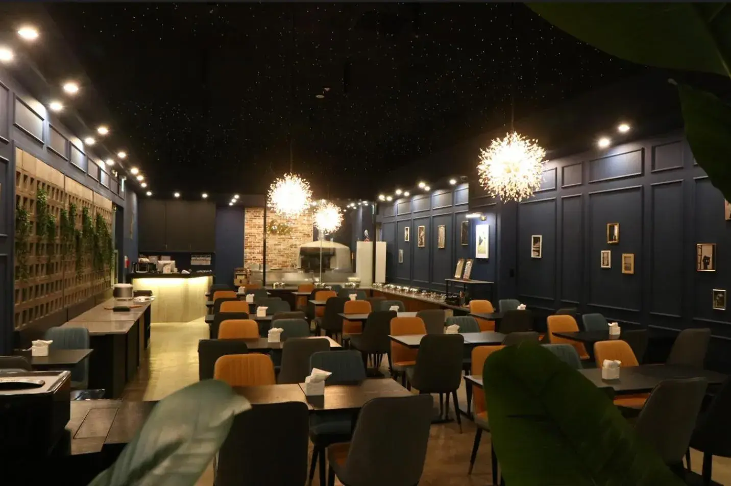 Restaurant/places to eat in Felix by STX Hotel & Suite Restaurant/places to eat in Felix by STX Hotel & Suite