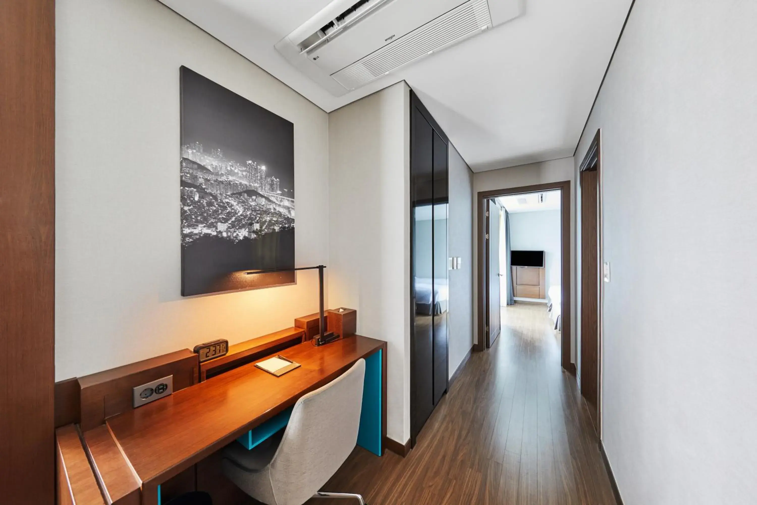 Deluxe Suite Twin Room - high floor in Felix by STX Hotel & Suite Deluxe Suite Twin Room - high floor in Felix by STX Hotel & Suite