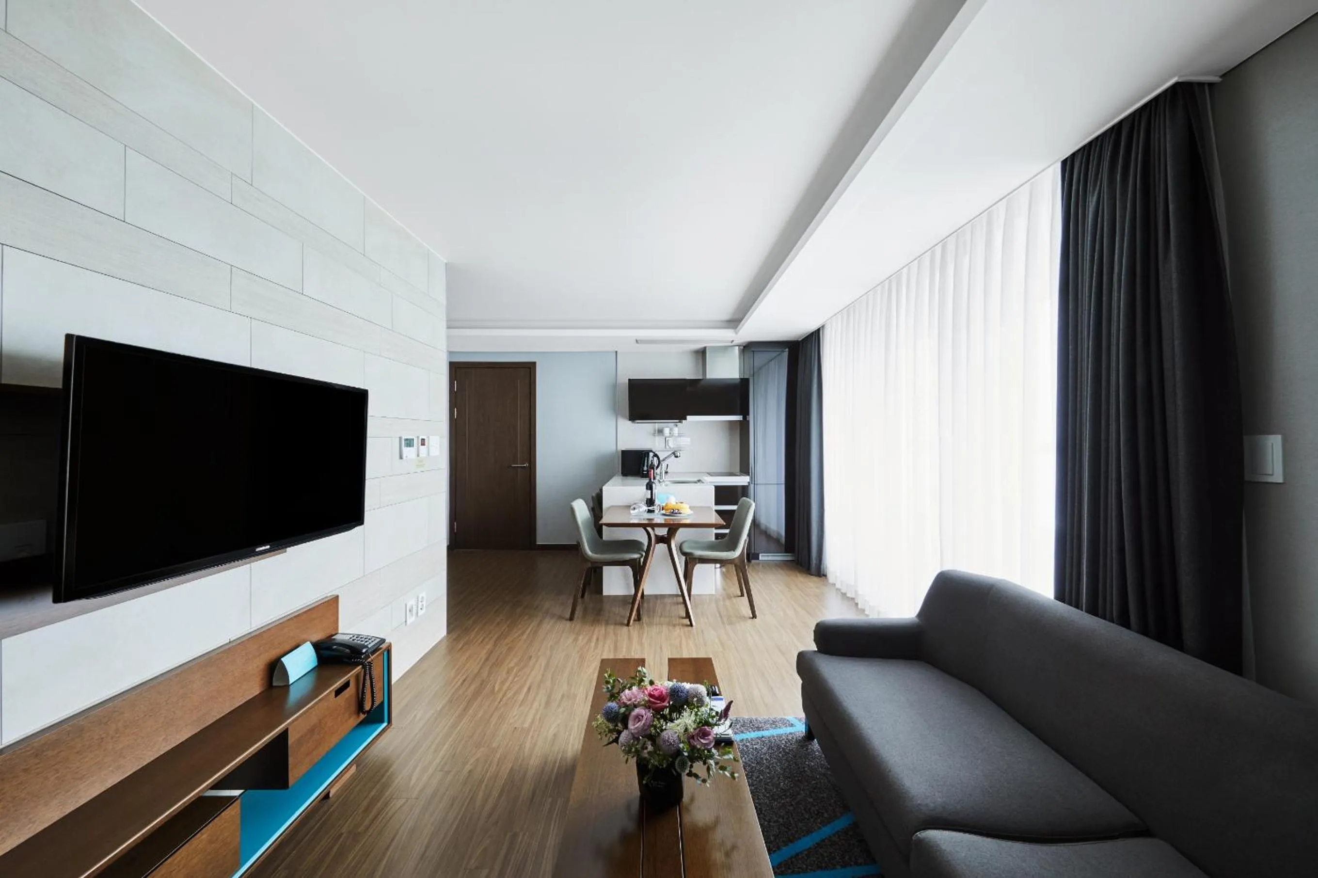 Felix by STX Hotel & Suite