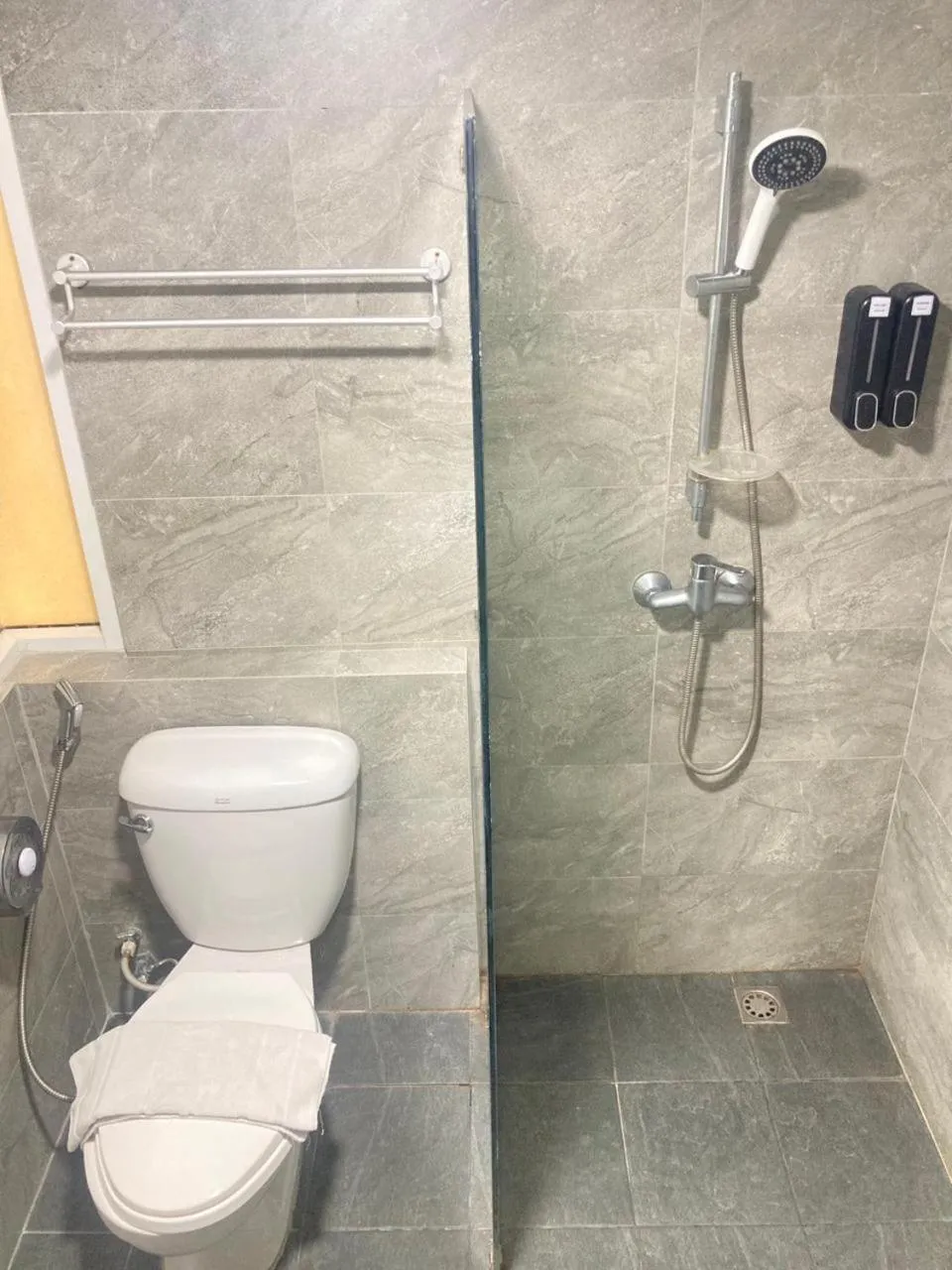 Toilet in KANN Pattaya Hotel