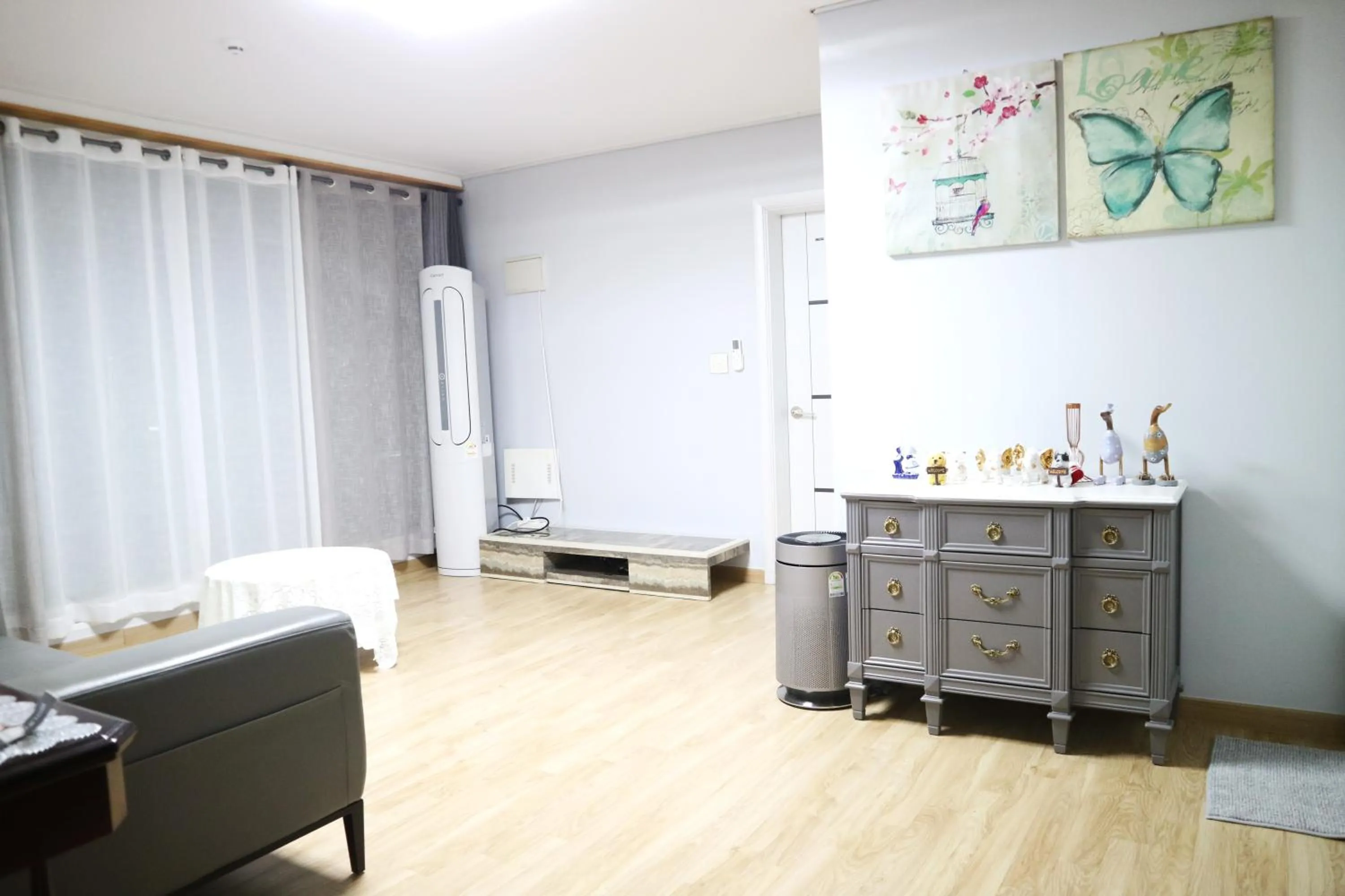 Living room, Bed in Mr. Kim Guesthouse