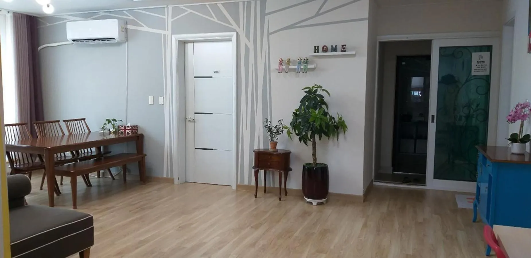 Living room in Mr. Kim Guesthouse