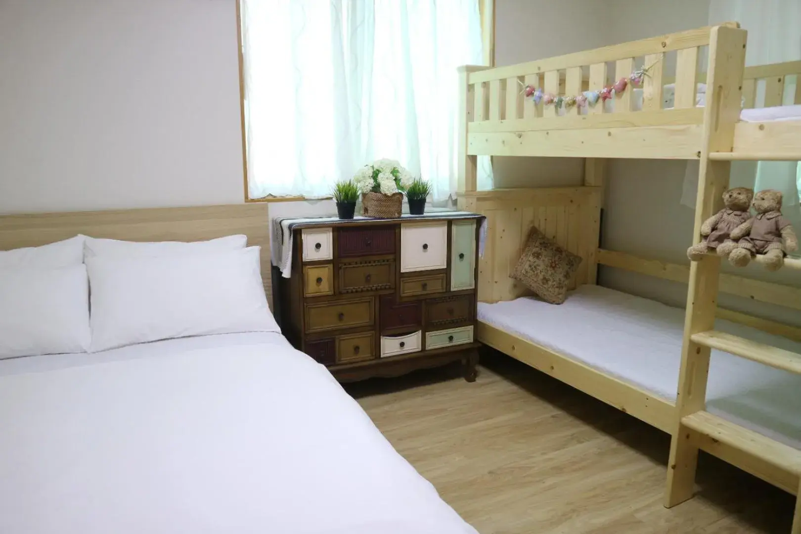 Quadruple Room with Private Bathroom - single occupancy in Mr. Kim Guesthouse Quadruple Room with Private Bathroom - single occupancy in Mr. Kim Guesthouse