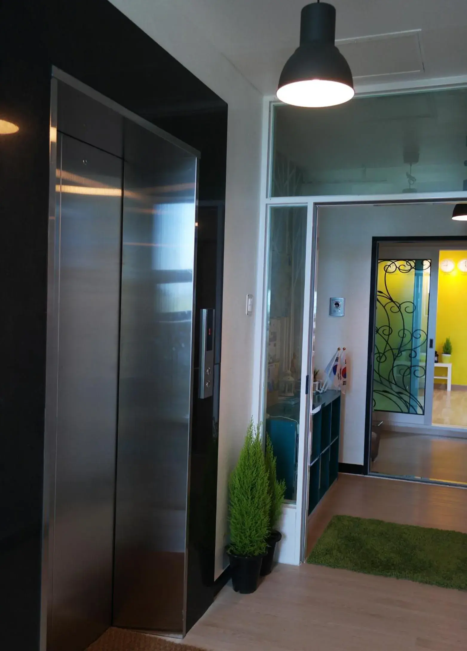 Facade/entrance in Mr. Kim Guesthouse Facade/entrance in Mr. Kim Guesthouse