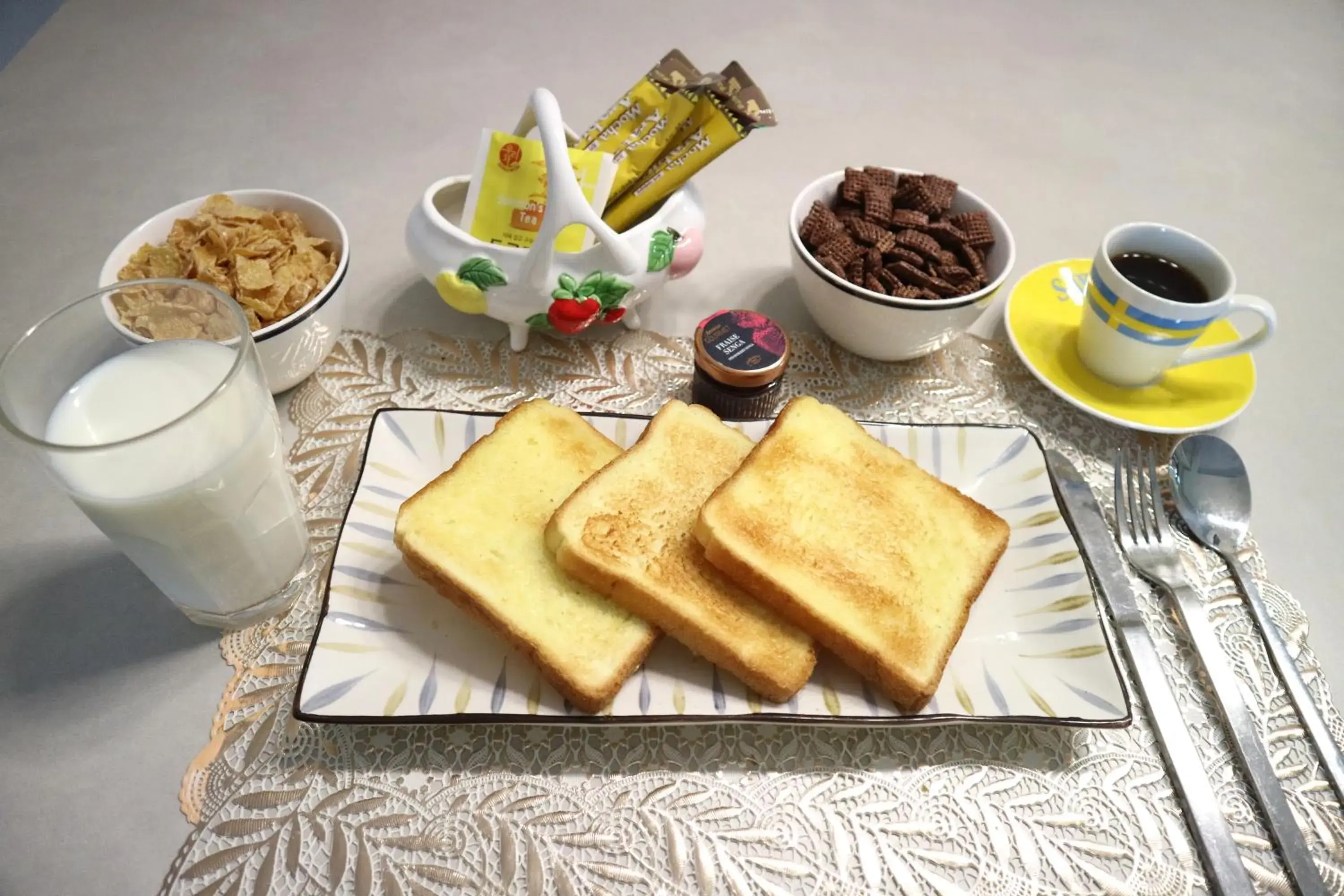 Breakfast in Mr. Kim Guesthouse Breakfast in Mr. Kim Guesthouse