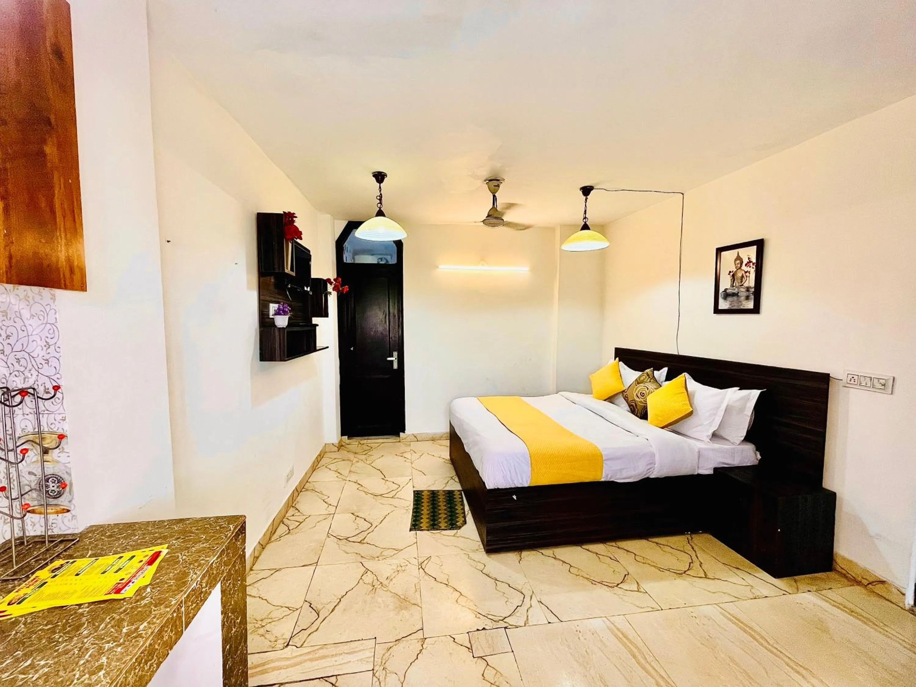 Bed in Hotel Hauz Khas Inn Near Hauz Khas Fort and Deer Park