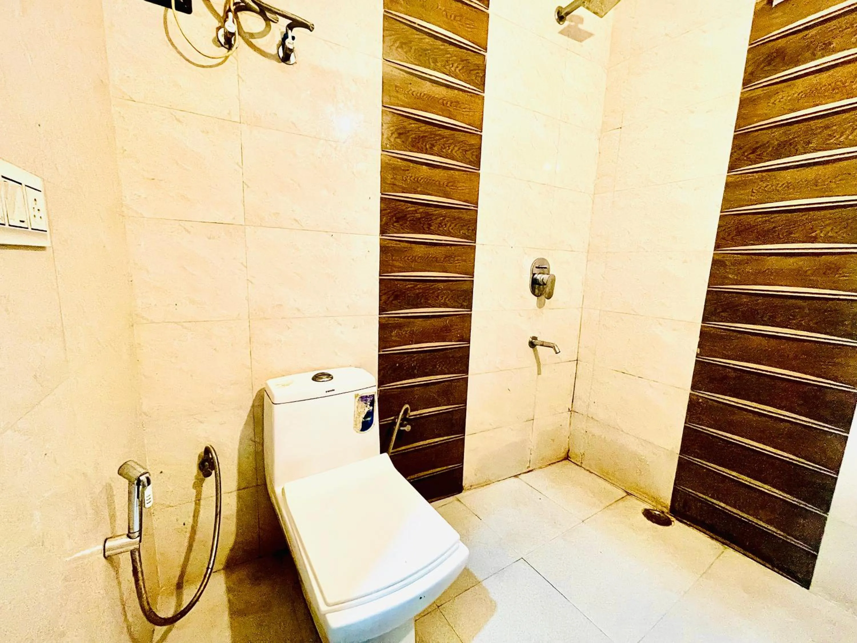 Bathroom in Hotel Hauz Khas Inn Near Hauz Khas Fort and Deer Park