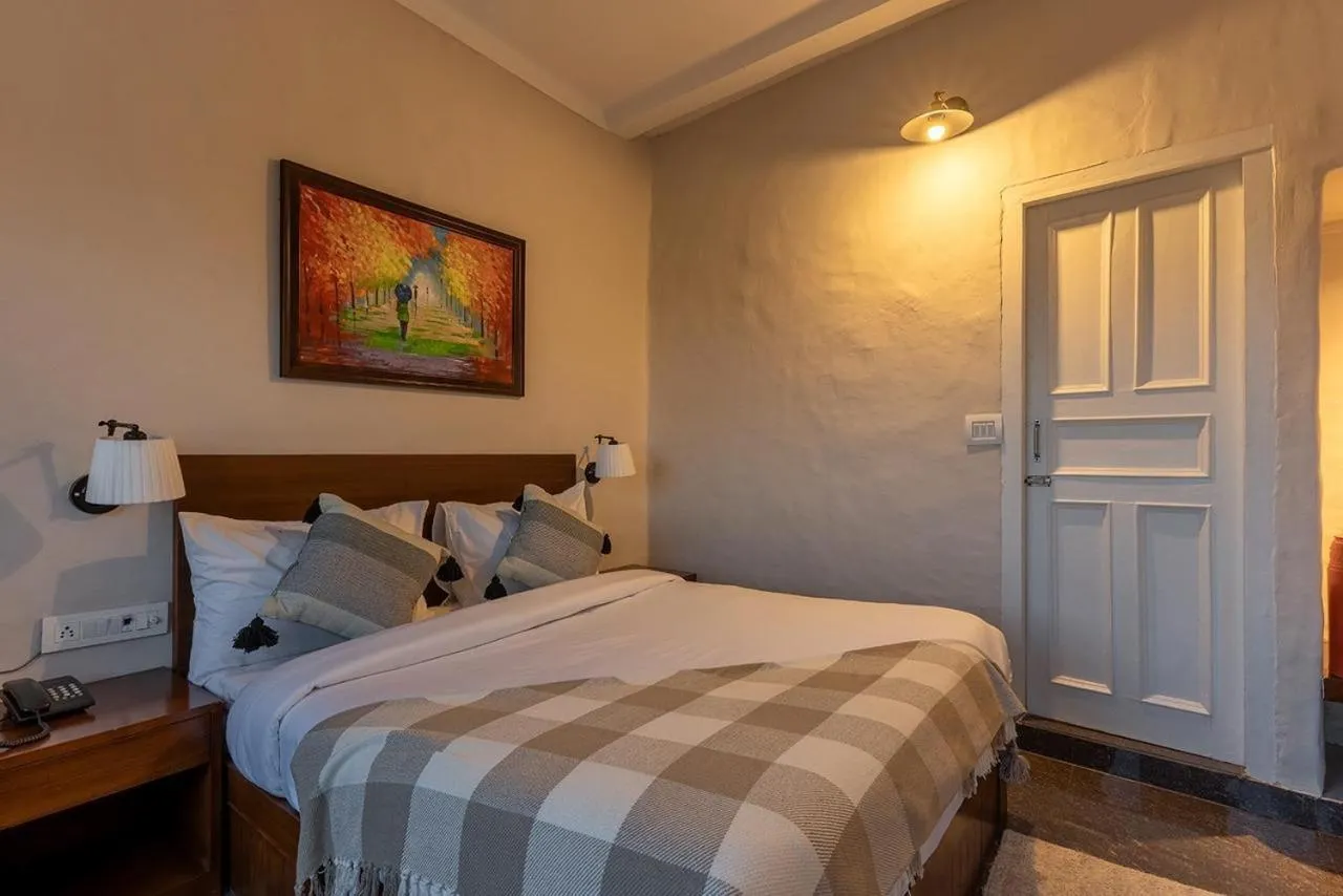 Photo of the whole room, Bed in Maati Resort by The Lake Hill