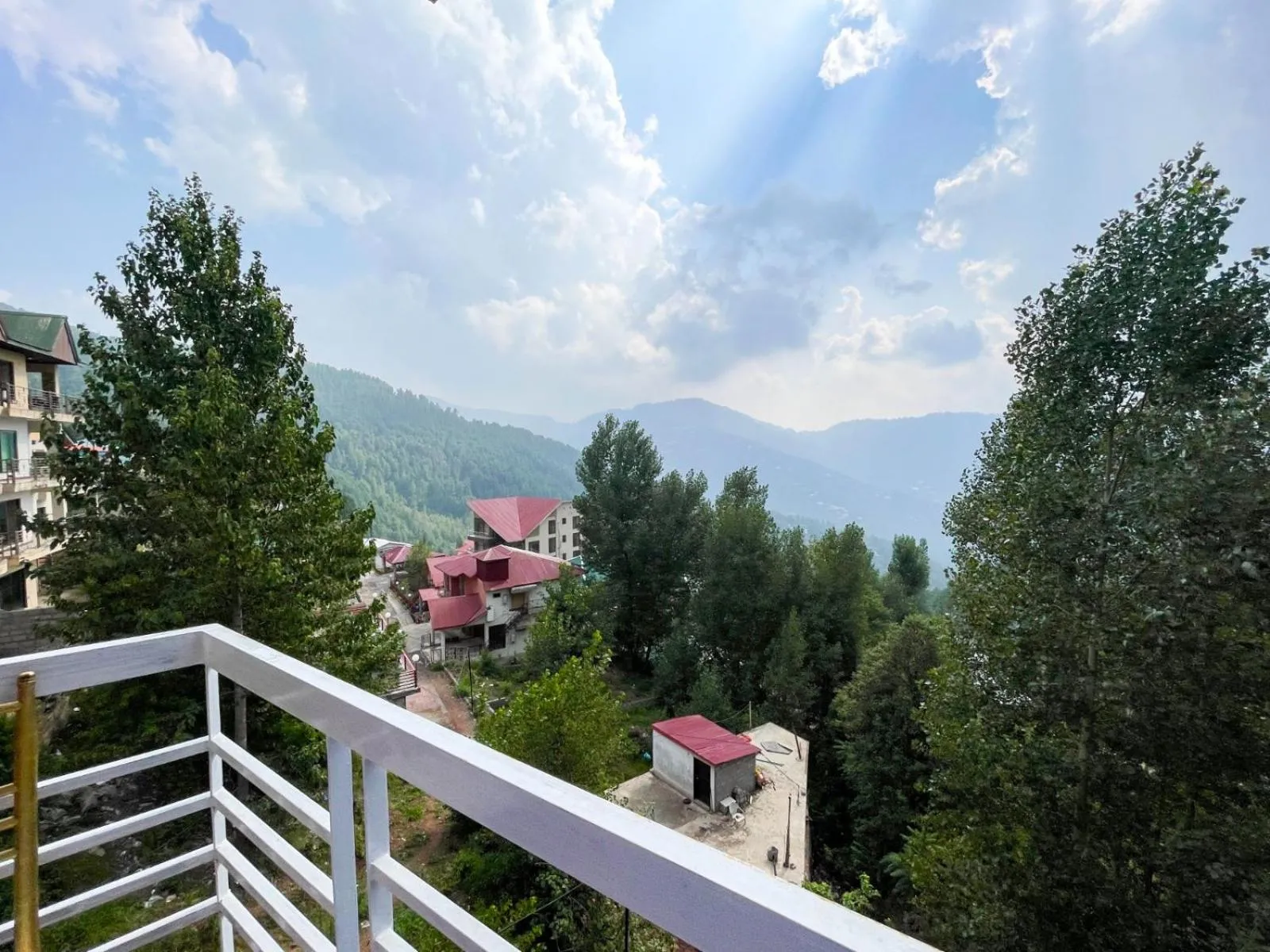 Kamboh La Cloud Hotel and Apartments