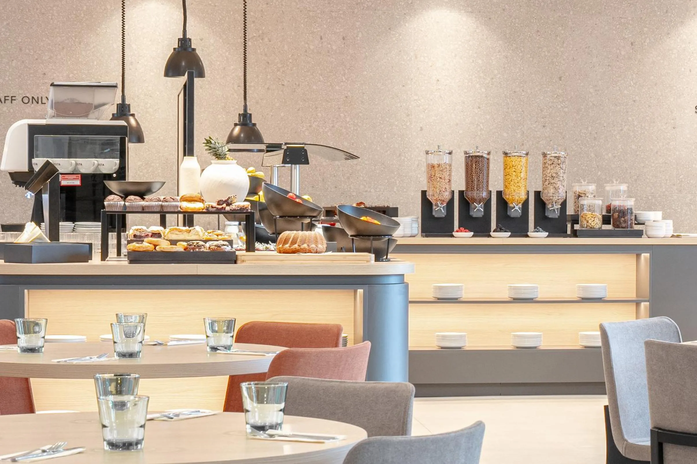 Restaurant/places to eat in WE Hotel EXPO Prague