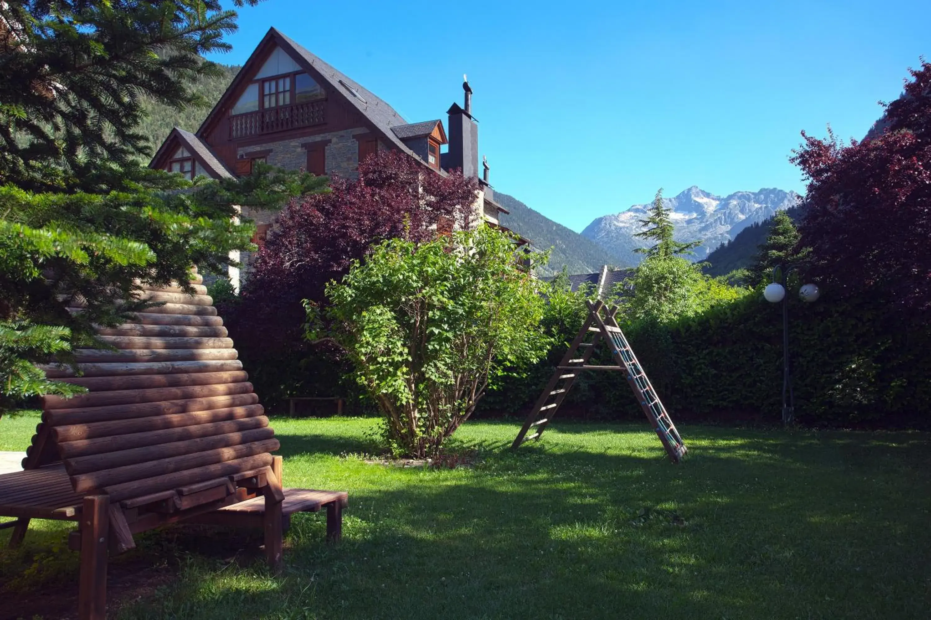 Facade/entrance in Parador de Artíes Facade/entrance in Parador de Artíes