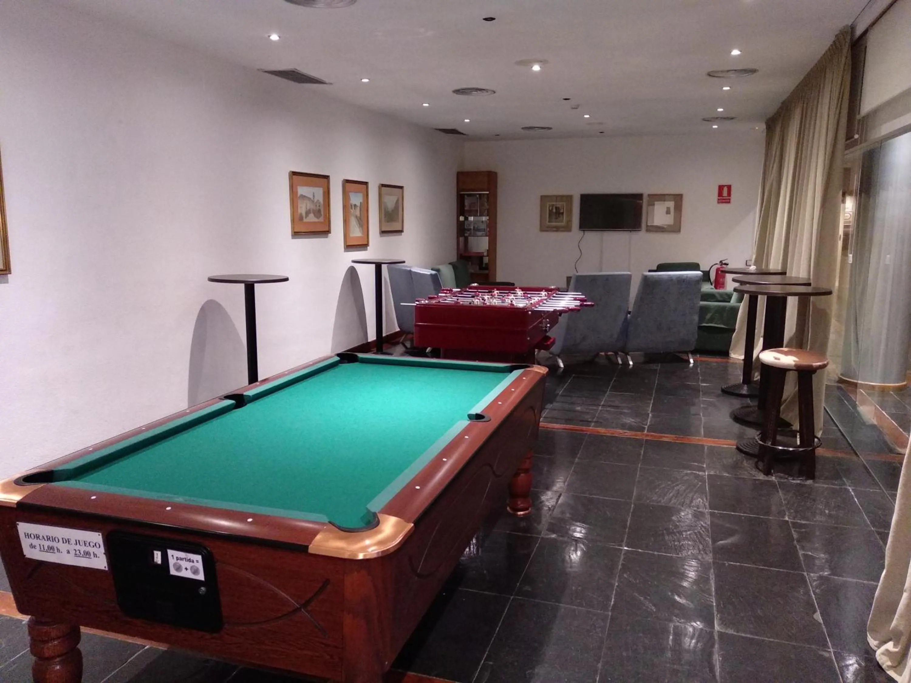 Lounge or bar in Parador de Artíes