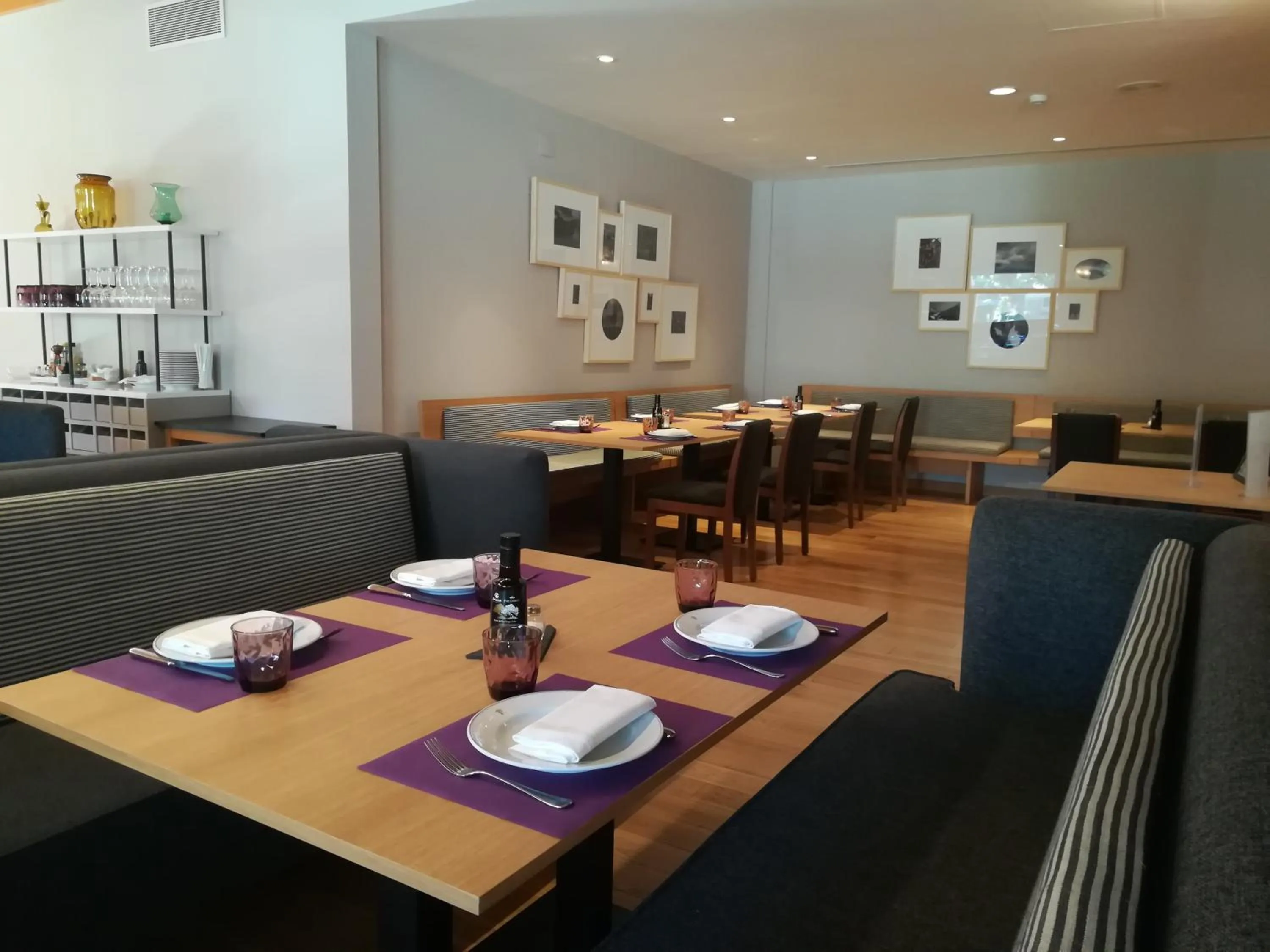 Restaurant/places to eat in Parador de Artíes