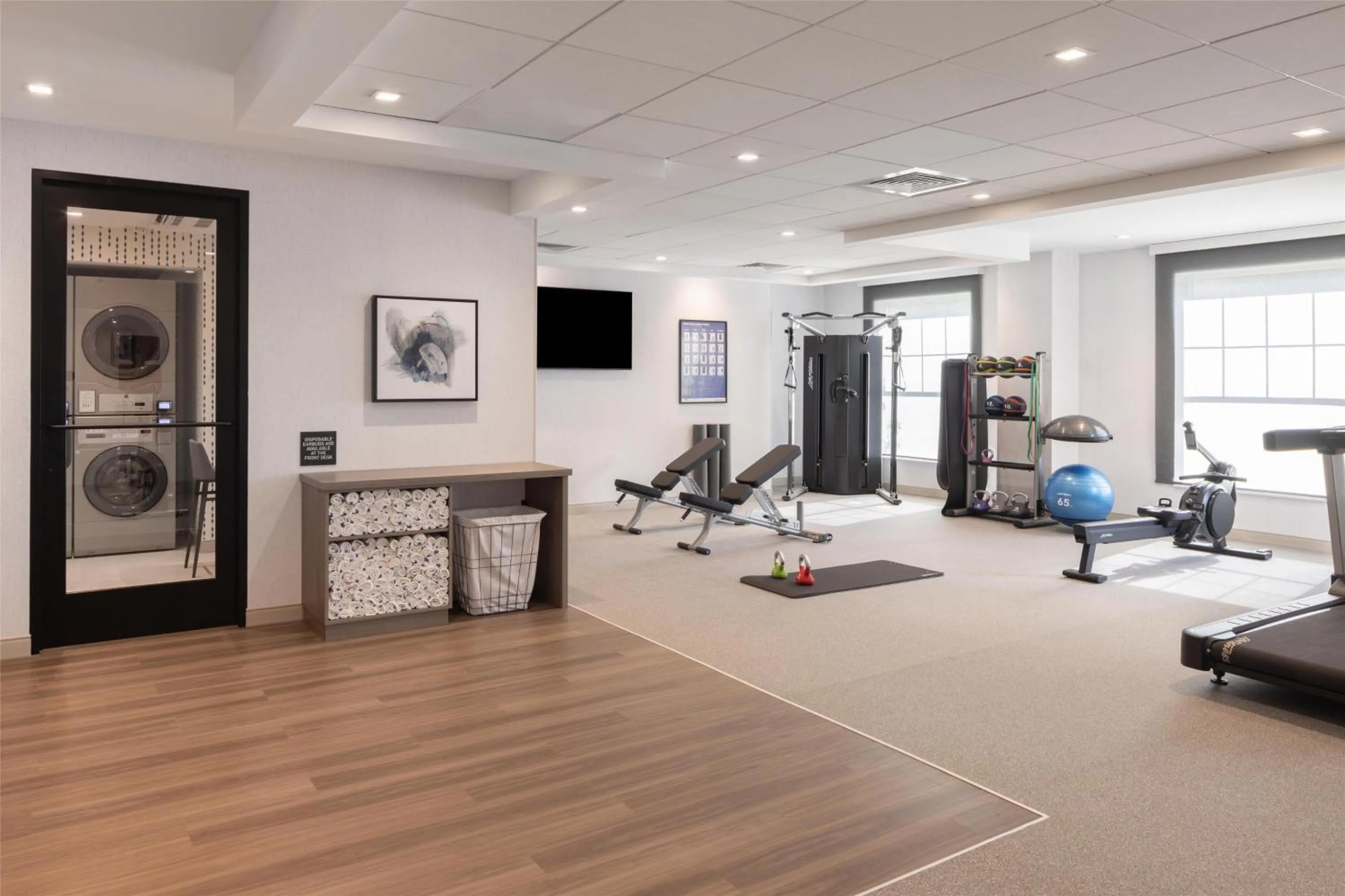 laundry in Home2 Suites By Hilton Kittery