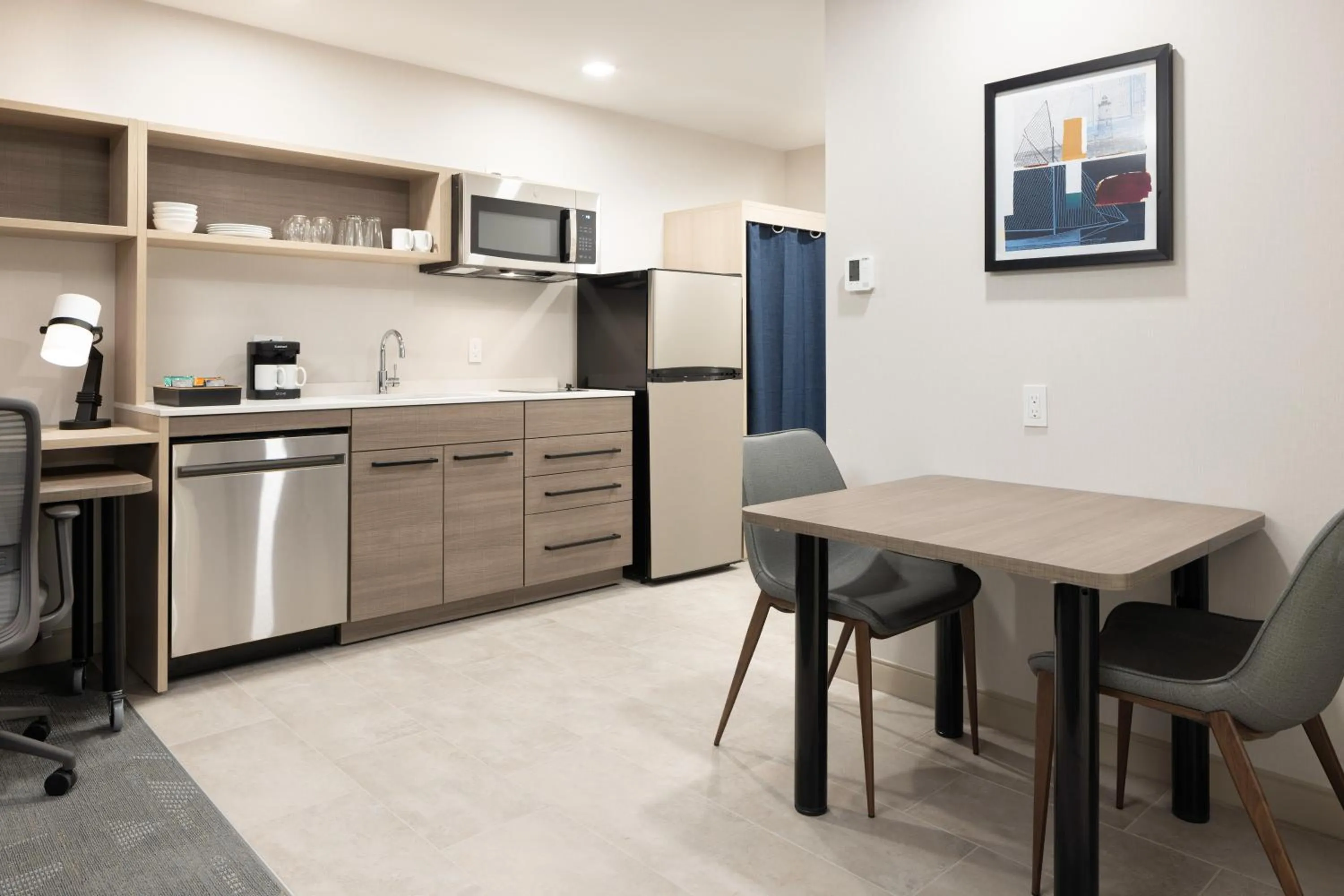 Kitchen or kitchenette in Home2 Suites By Hilton Kittery