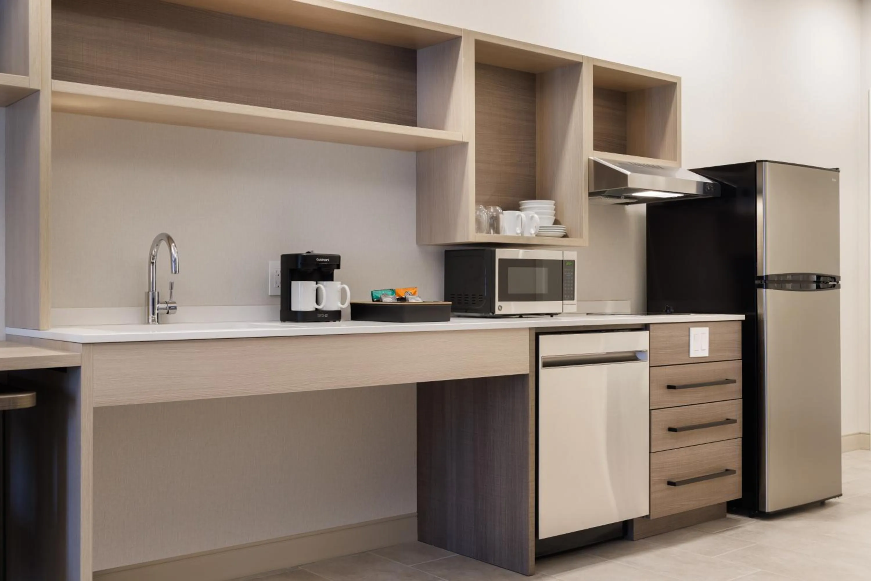 Kitchen or kitchenette in Home2 Suites By Hilton Kittery