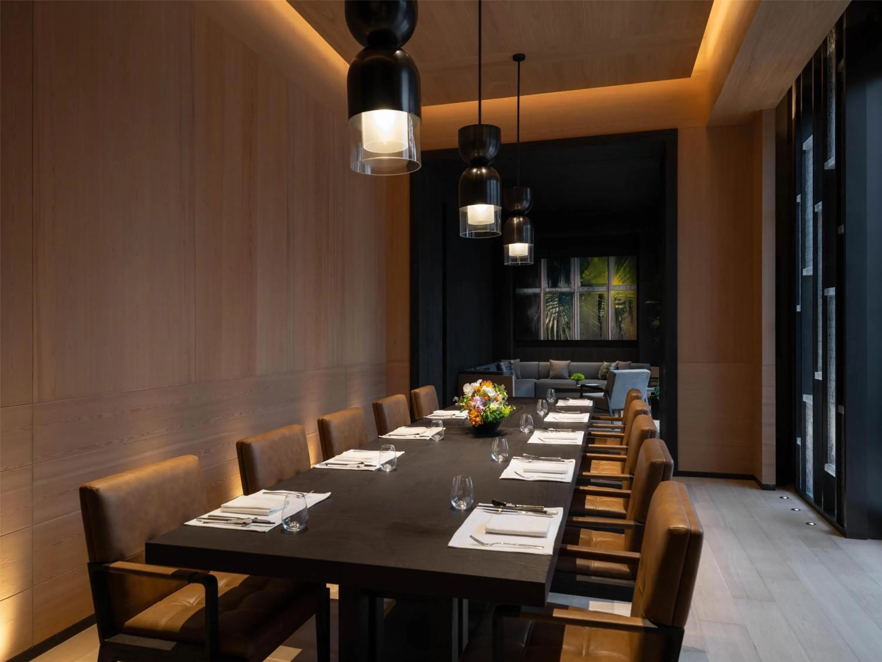 Dining area in Waldorf Astoria Shanghai Qiantan